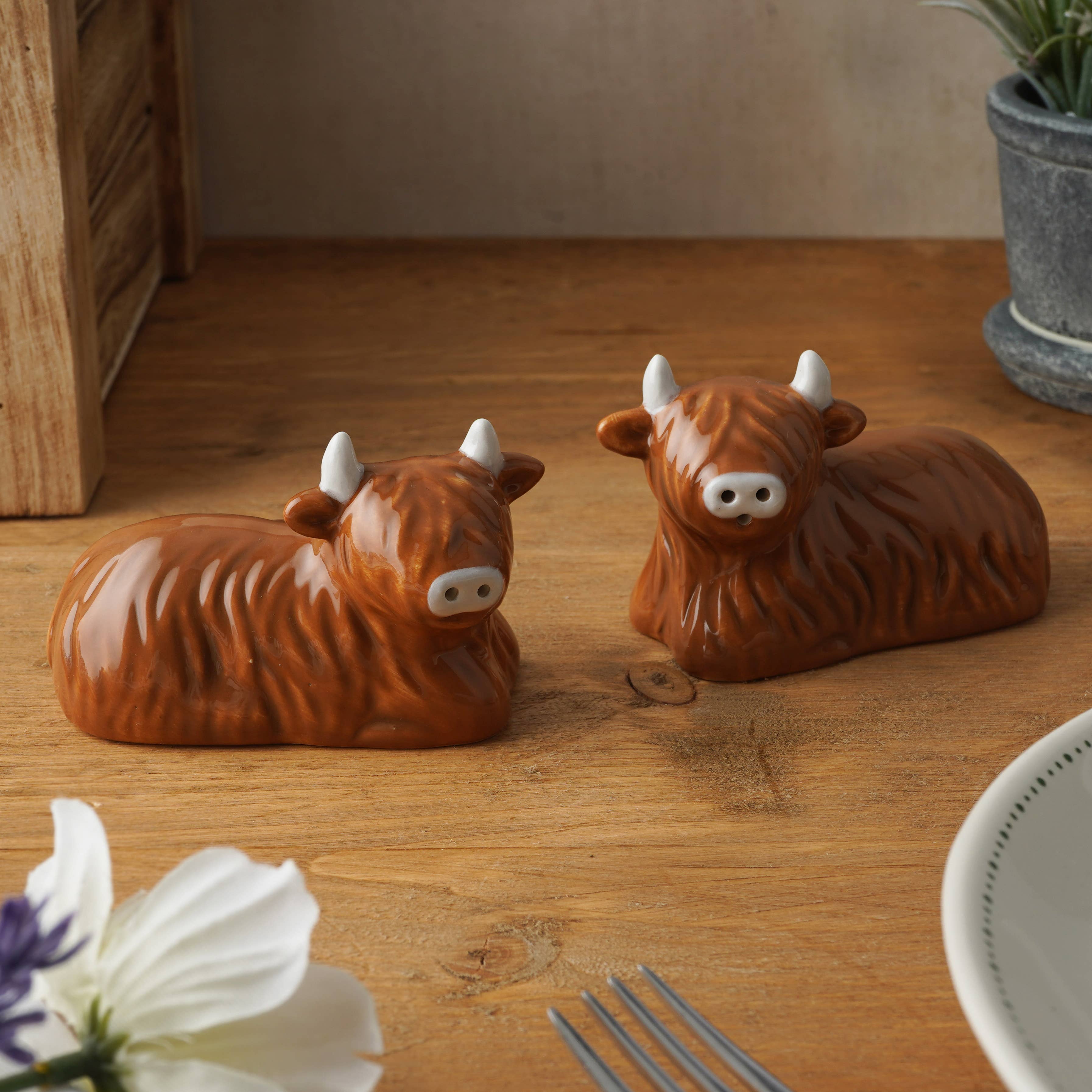 Bramble Farm Highland Cow Salt & Pepper Shakers In Gift Box、mySite、g9winljtr