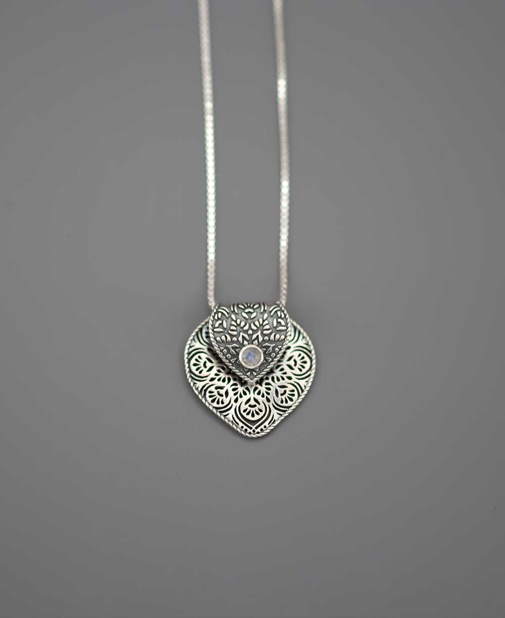 Serenity Lotus Petal Mandala Necklace With Moonstone、mySite、topwebapps