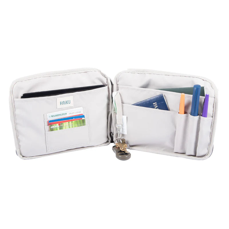  Haiku Aspire Folio Multipurpose Bag - Blackberry、mySite、preschool7hills