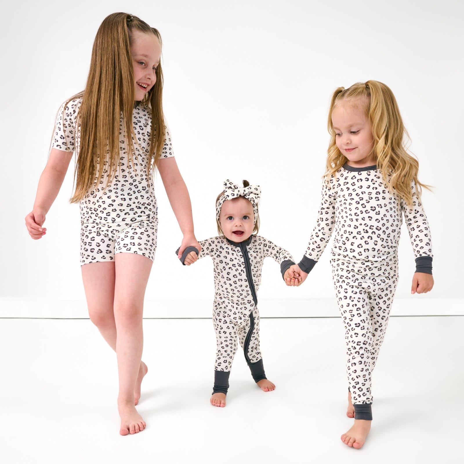  Luxe Leopard Two-Piece Short Sleeve & Shorts Pajama Set、mySite、layawaytickets