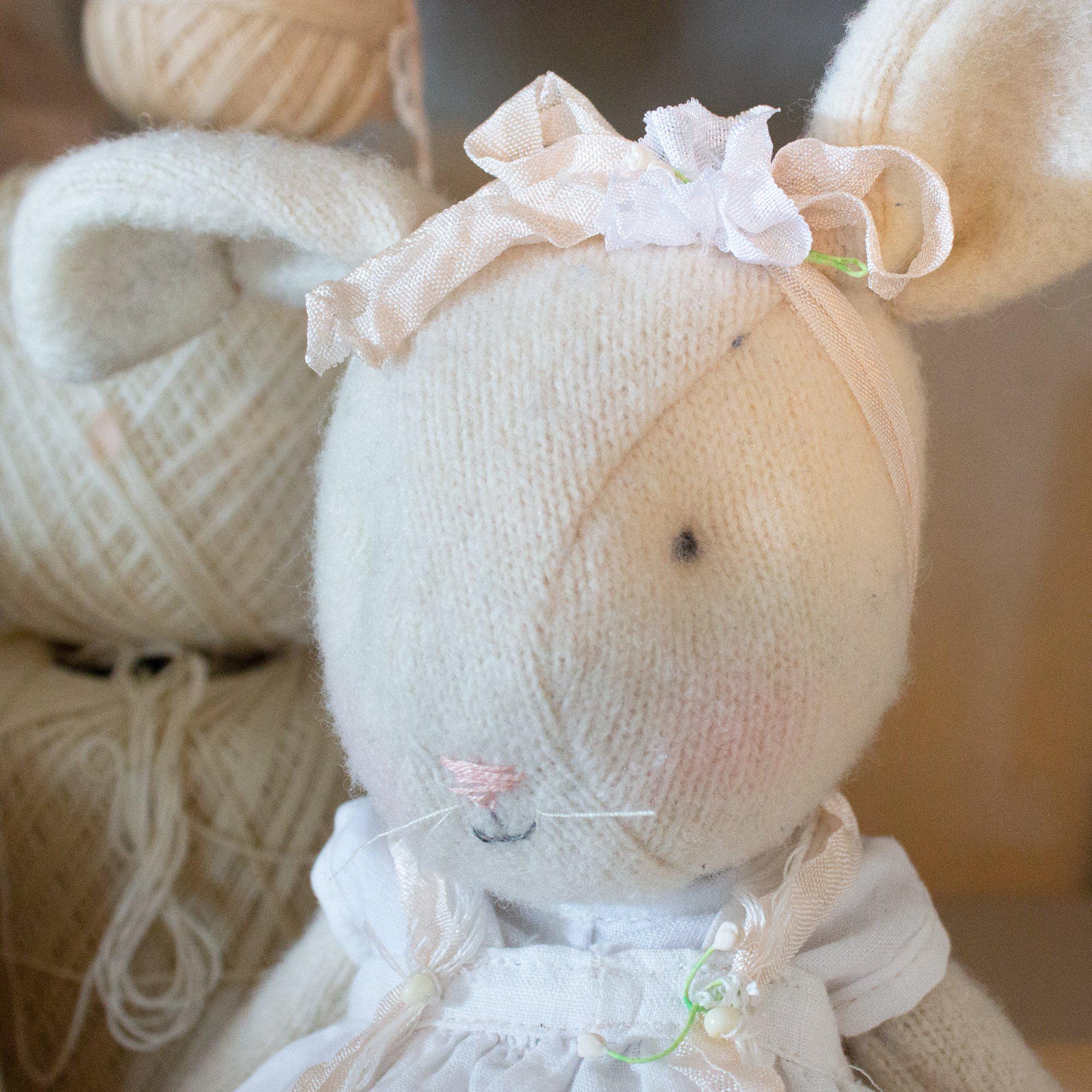 RETIRED - Hutch Studio - Little Pearl - One Of A Kind Cashmere Bunny、mySite、g9winljtr