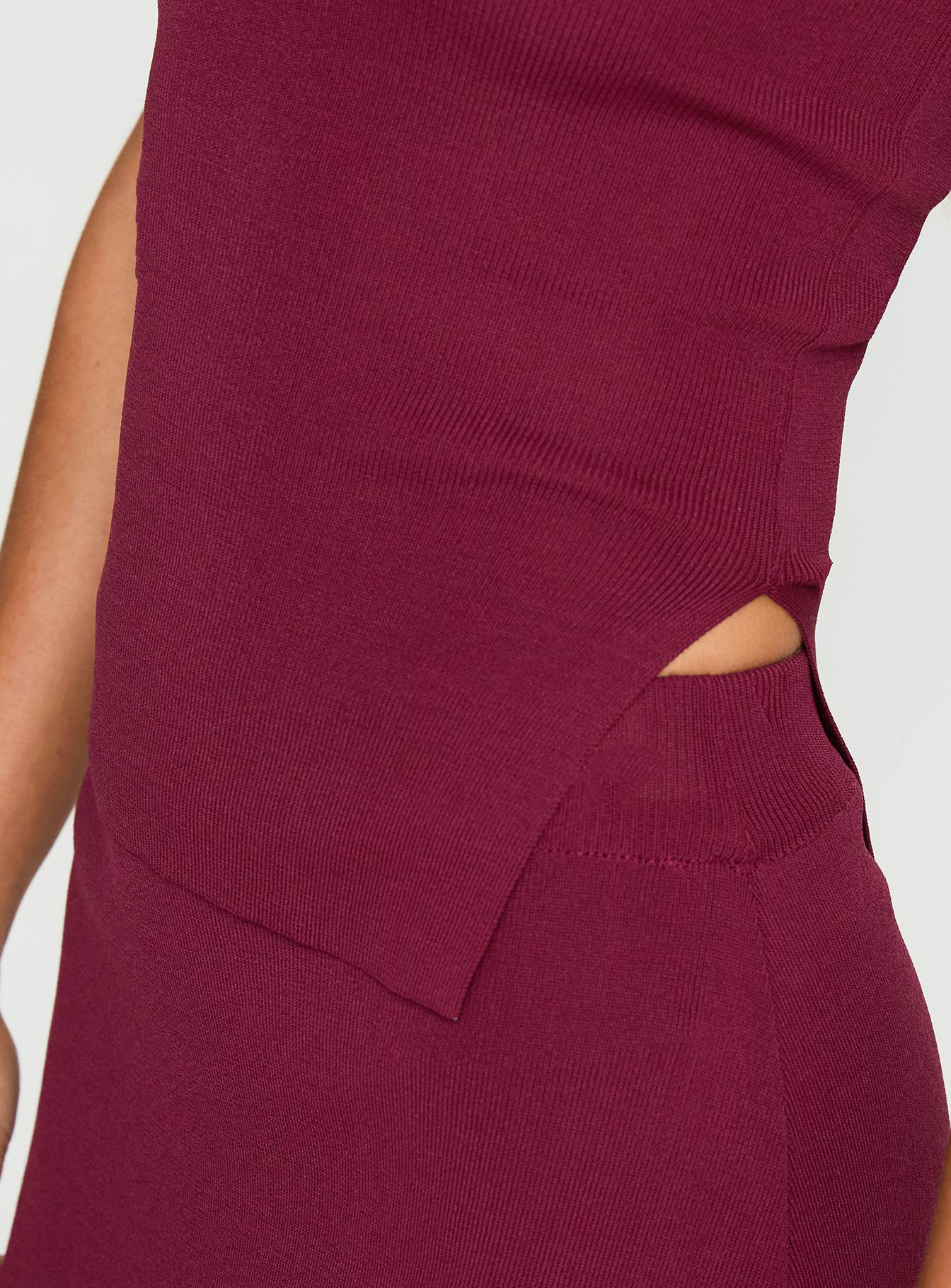 So Alluring Set Currant、mySite、solidvoid