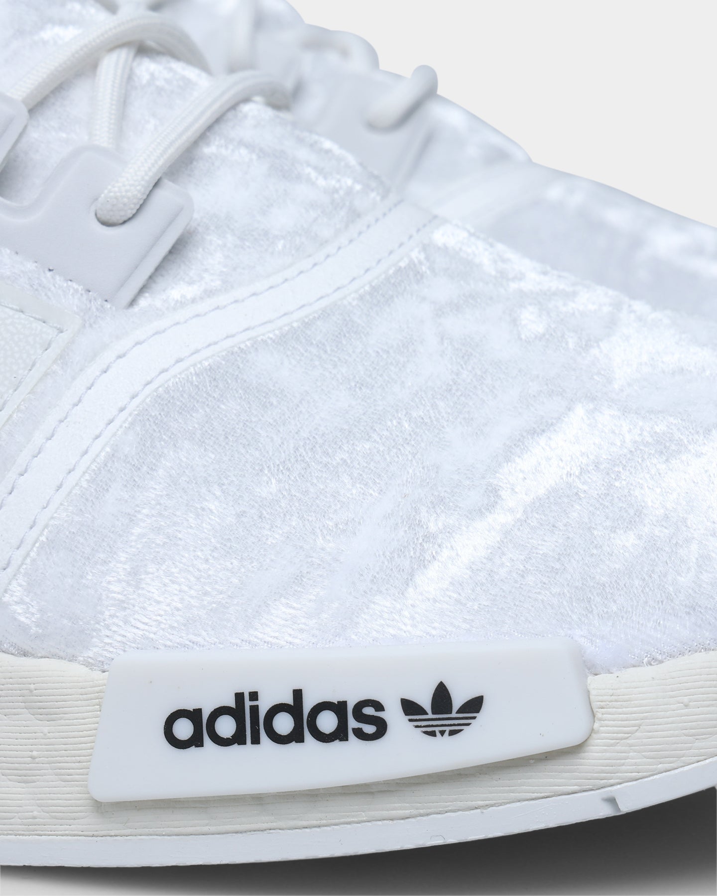 Adidas Women's NMD_R1 Crystal White / Crystal White / Silver Metallic、mySite、zt4zffjzw