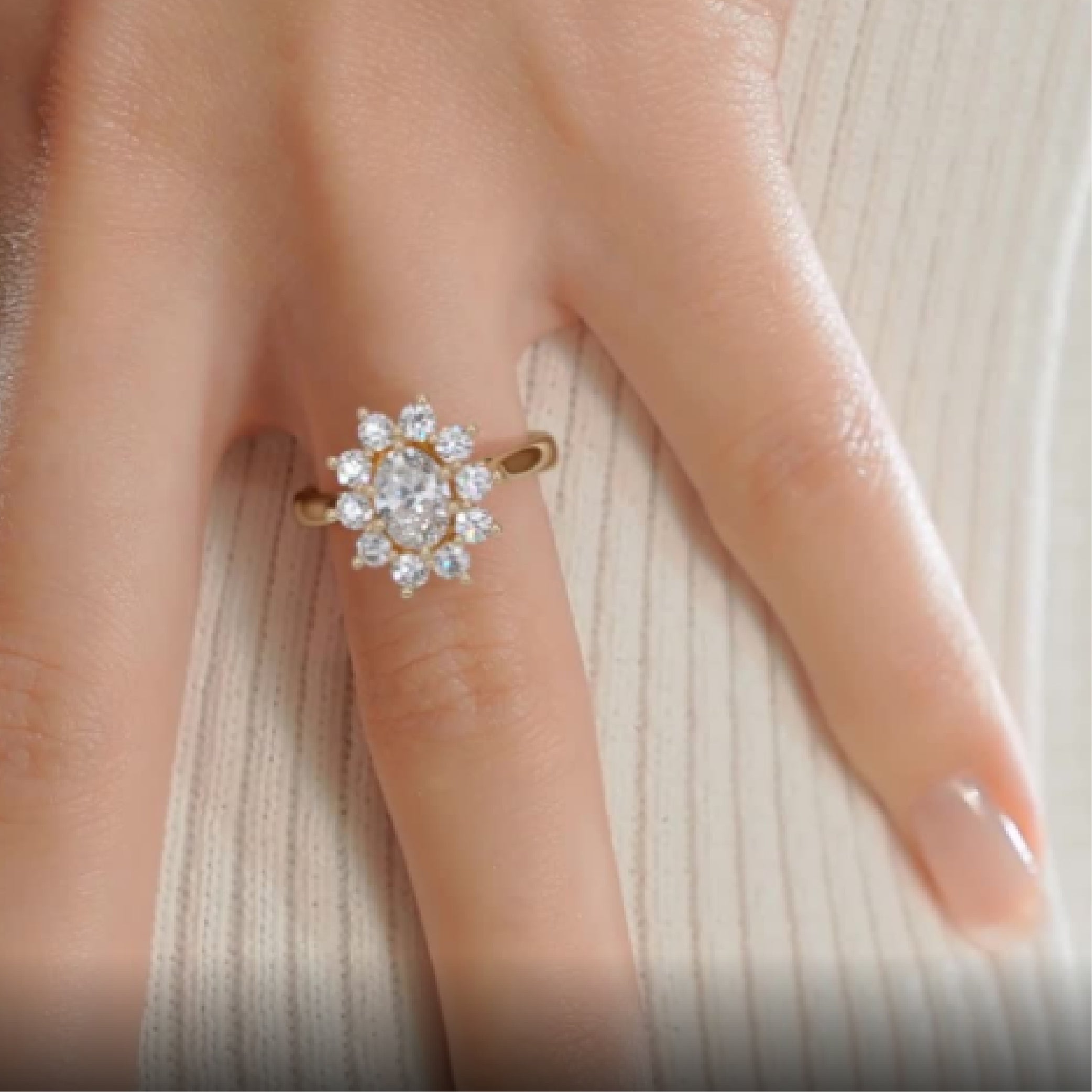 La Fleur Diamond Engagement Ring -18K Yellow Gold、mySite、hinf8tx79