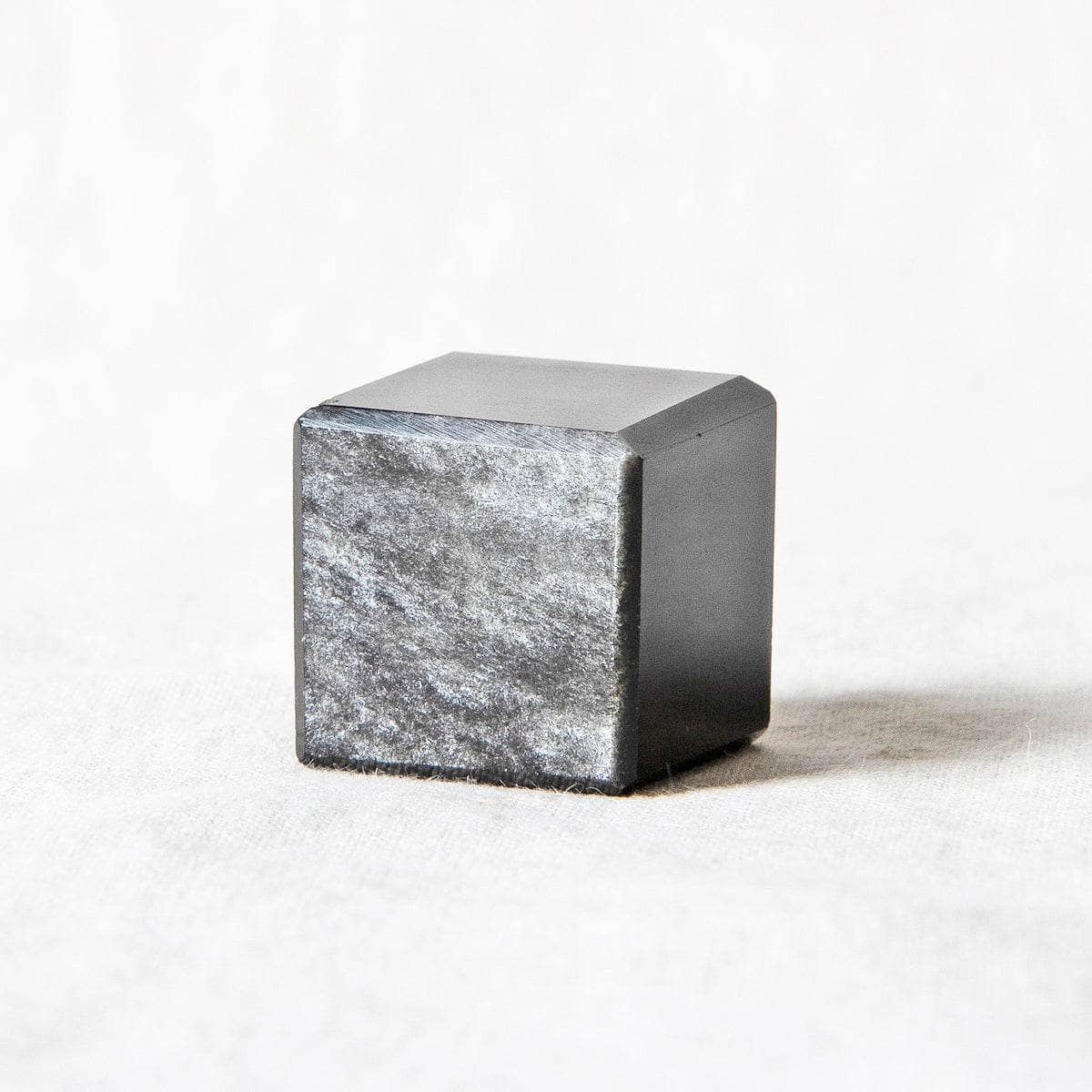 Silver Obsidian Cube、mySite、hinf8tx79