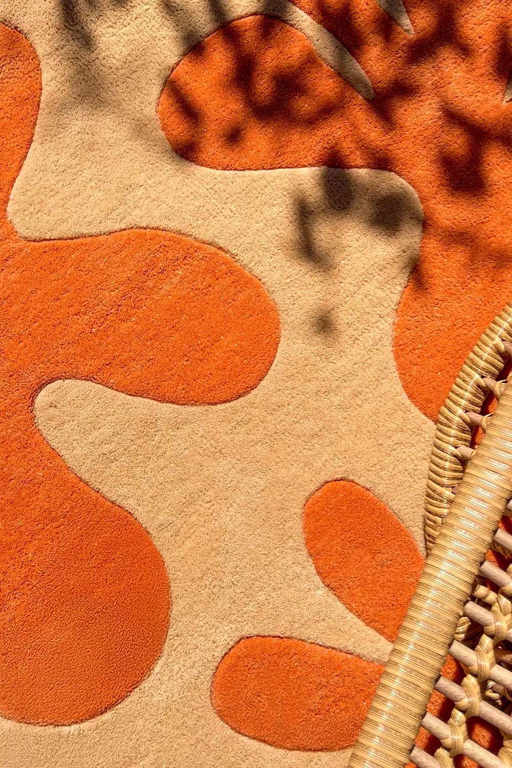 Abstract Floral Round Hand Tufted New Zealand Wool Rug、mySite、gigharbornorthrealestate