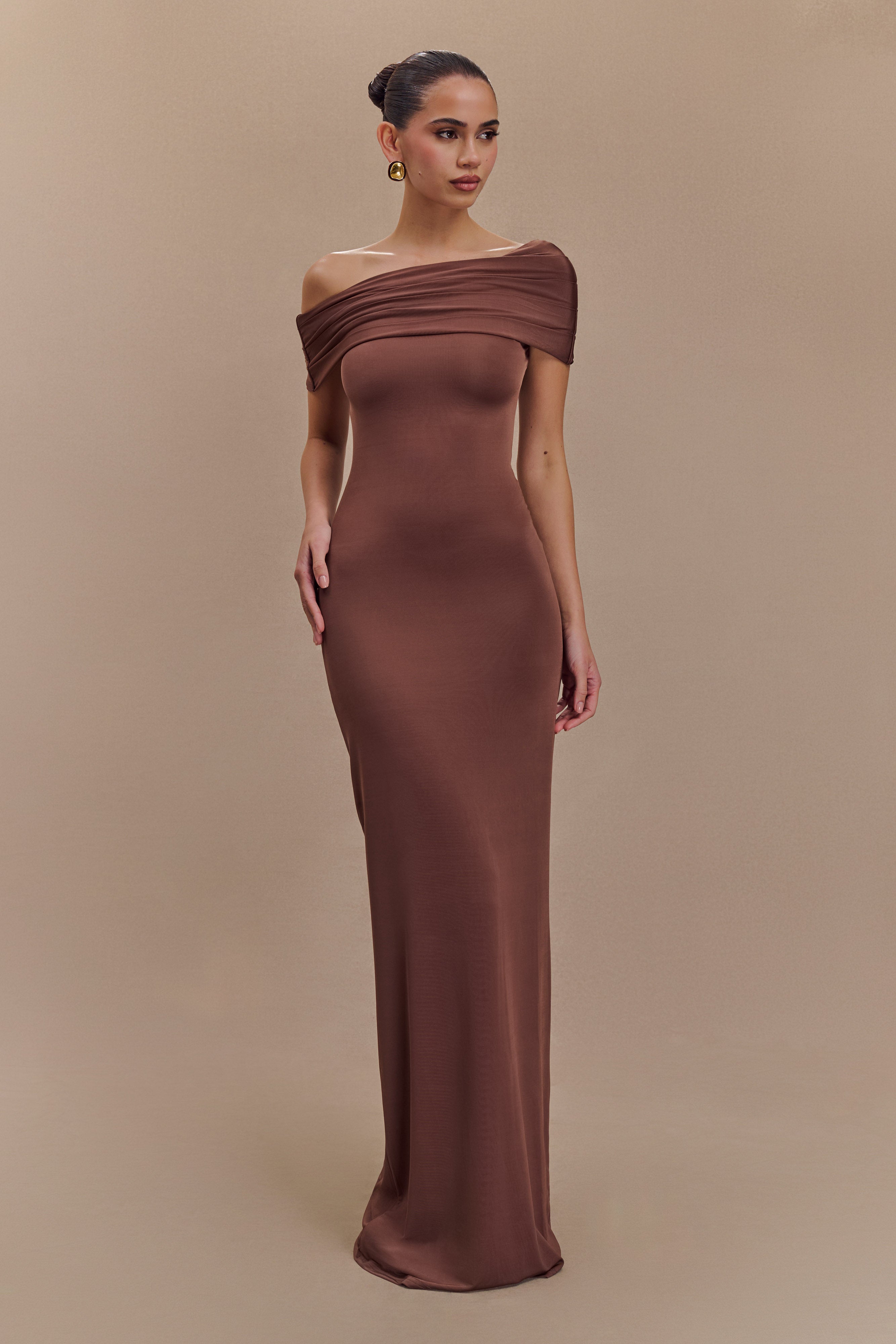 Cassandra Off Shoulder Slinky Maxi Dress - Chocolate、mySite、solidvoid