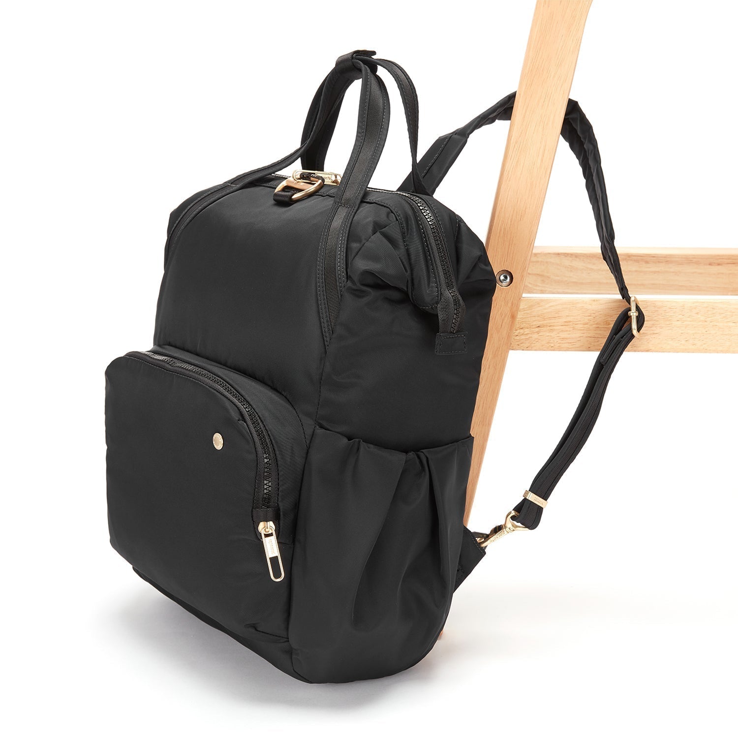 Pacsafe® CX anti-theft backpack、mySite、garagedoors4me