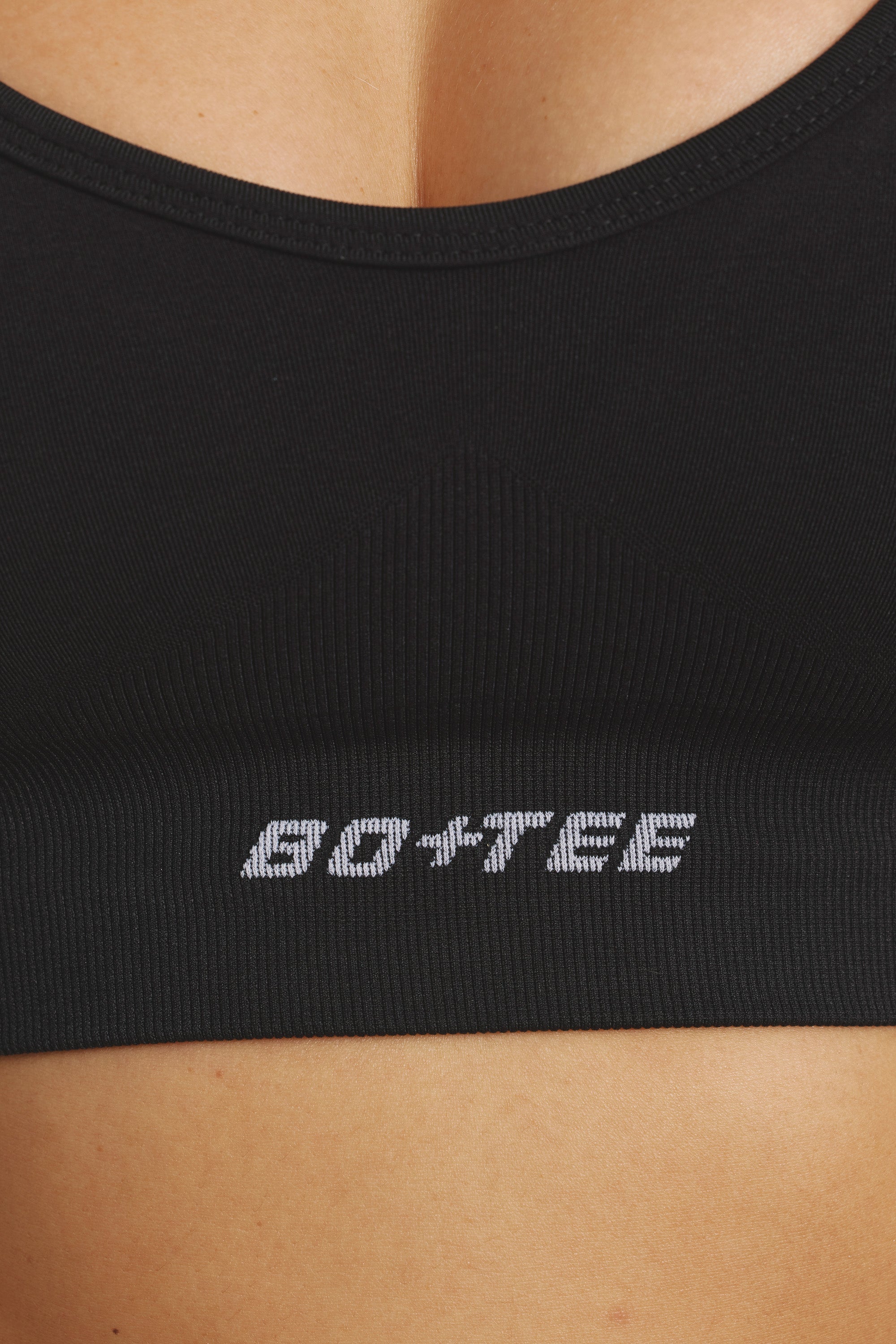 Plunge Neck Define Luxe Sports Bra in Black、mySite、solidvoid