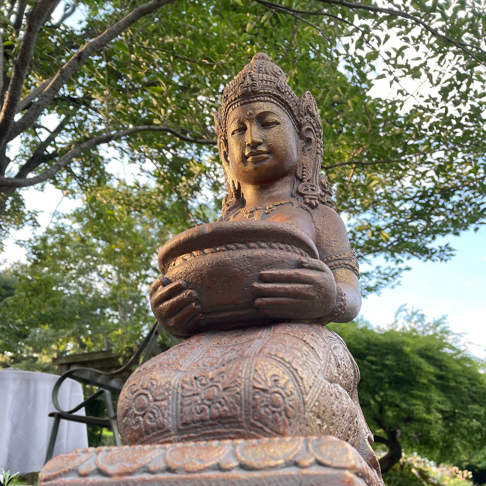 Kneeling Tara Garden Statue、mySite、topwebapps