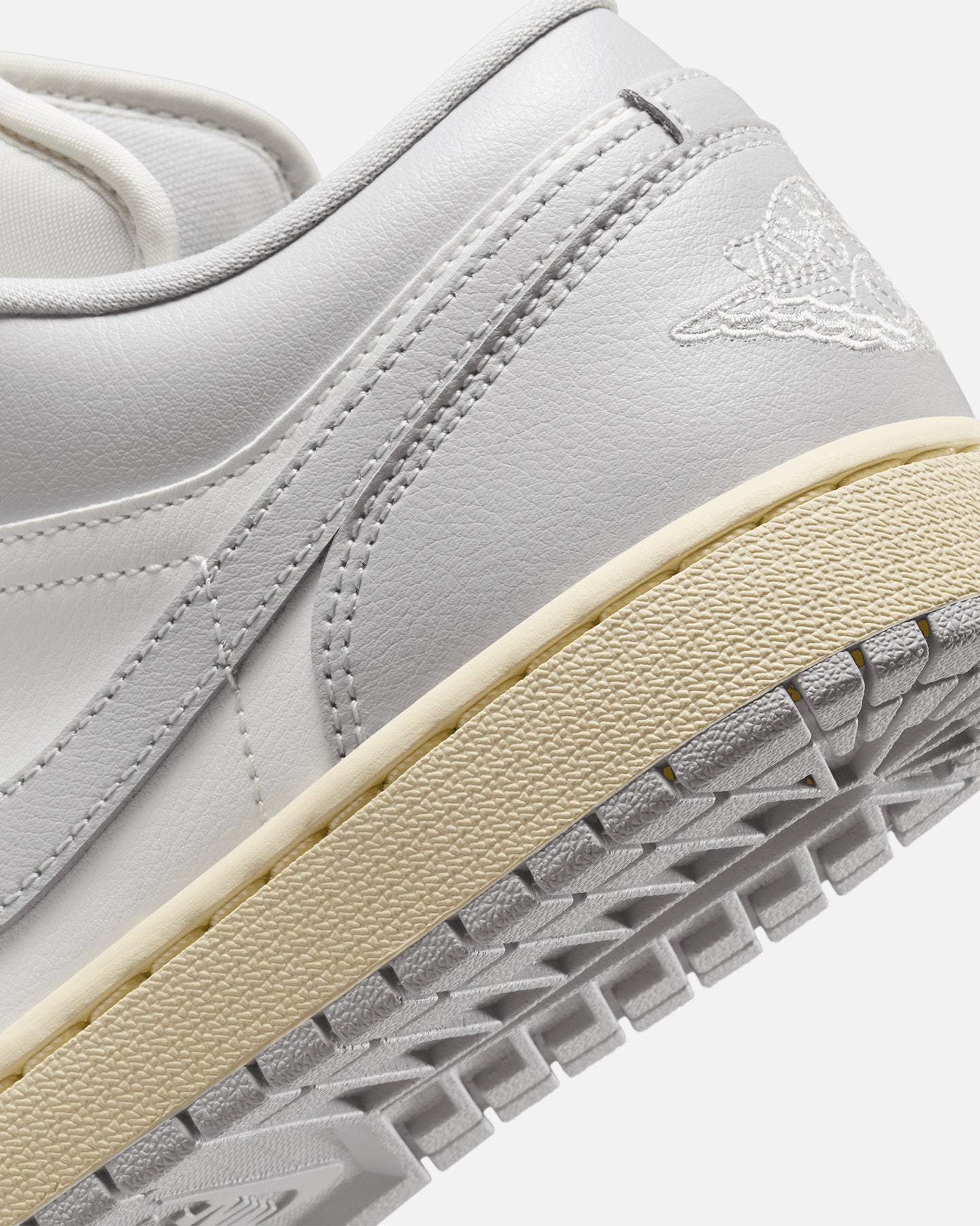 Jordan Women's Air Jordan 1 Low Light Grey Sail/Natural Grey、mySite、zt4zffjzw