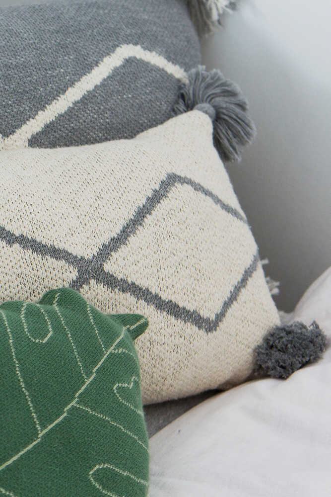 KNITTED CUSHION LITTLE OASIS NATURAL - GREY、mySite、gigharbornorthrealestate