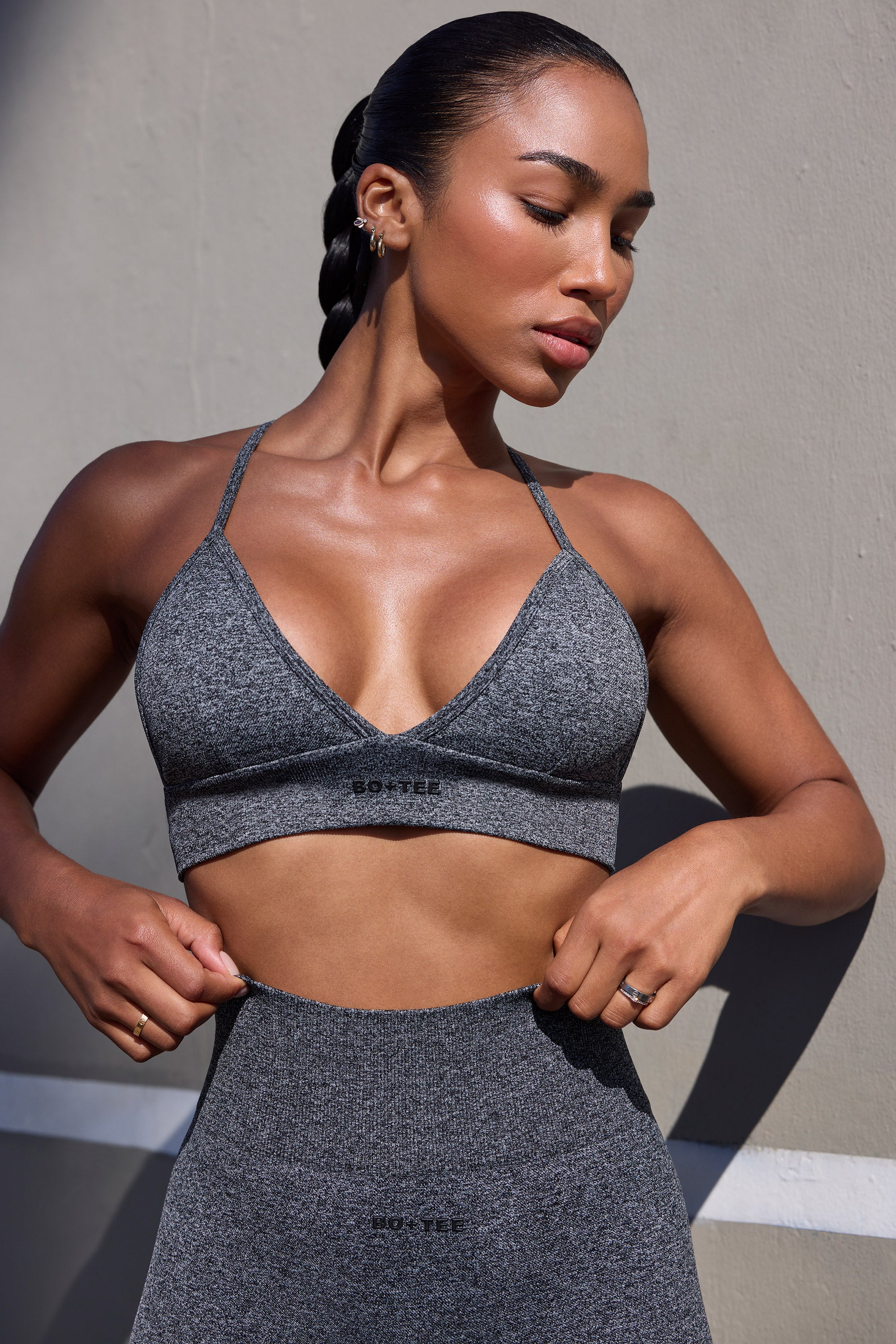 Super Sculpt Seamless Triangle Sports Bra in Marl Black、mySite、solidvoid