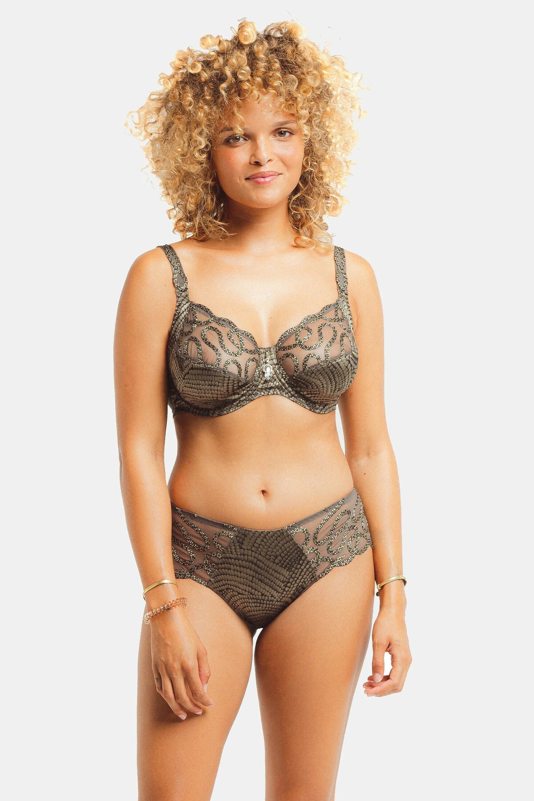  Louisa Bracq Divine Shorty、mySite、justintrudeaud