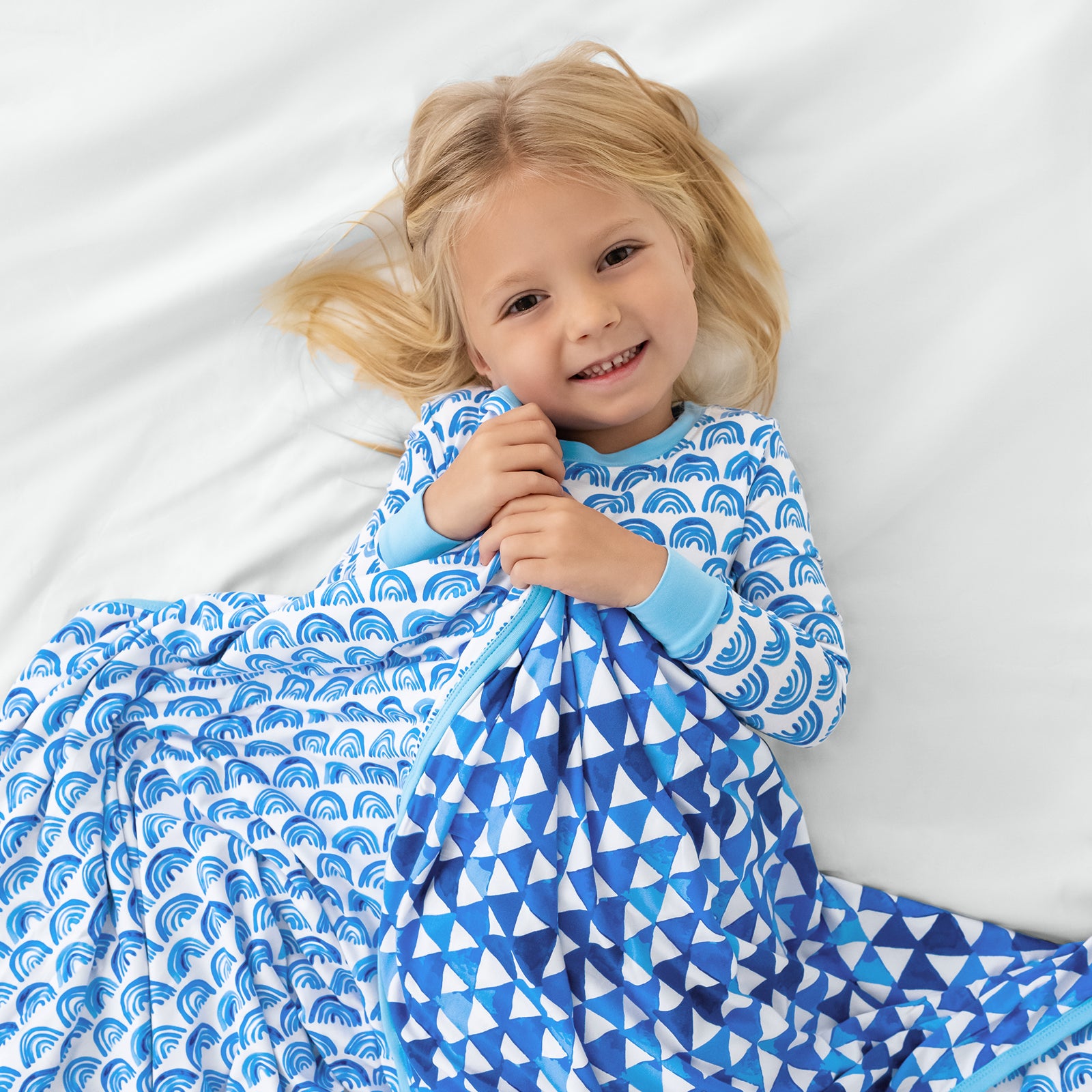  Blue Rainbows Large Cloud Blanket®、mySite、layawaytickets