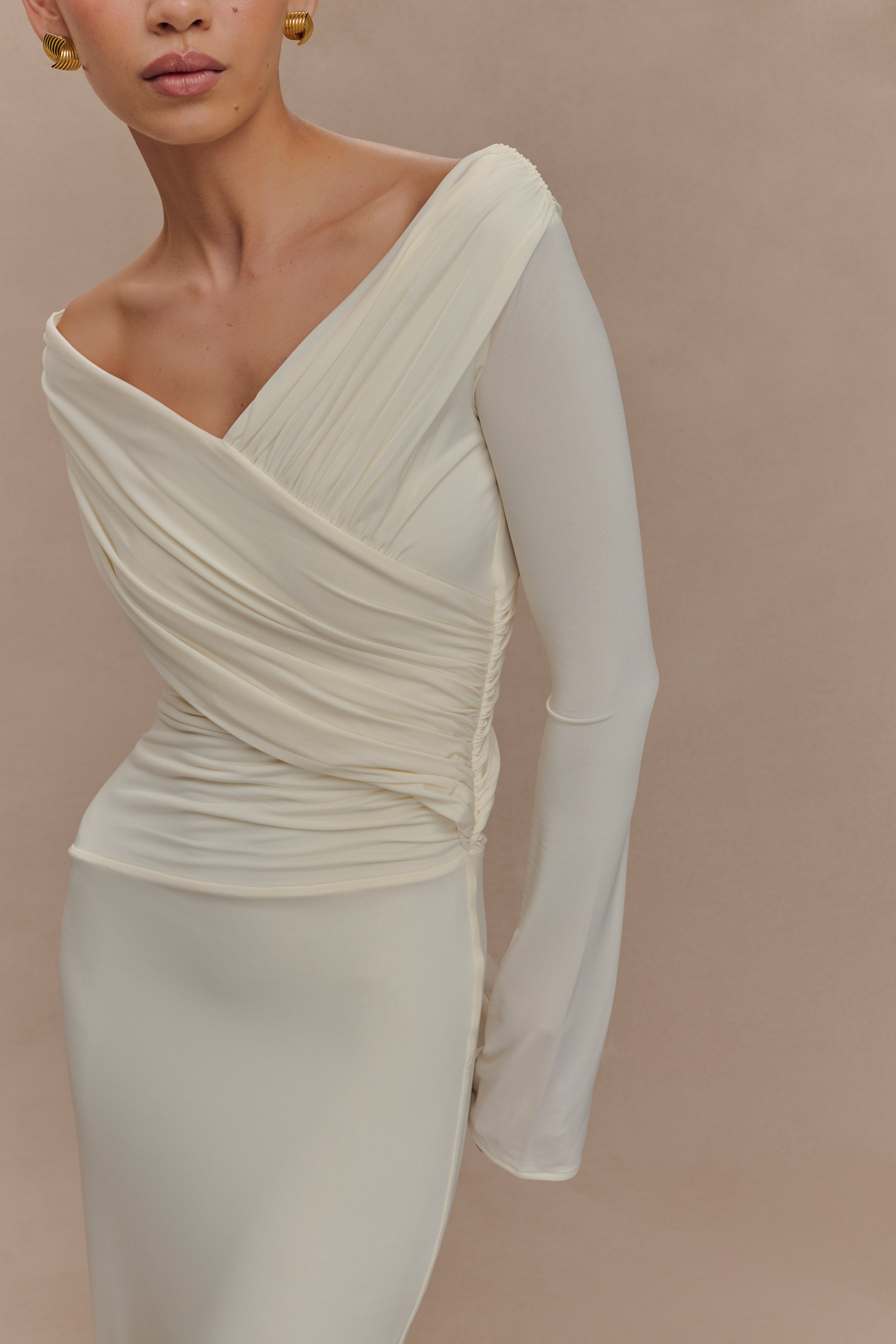 Therese Off Shoulder Ruched Maxi Dress - Ivory、mySite、solidvoid