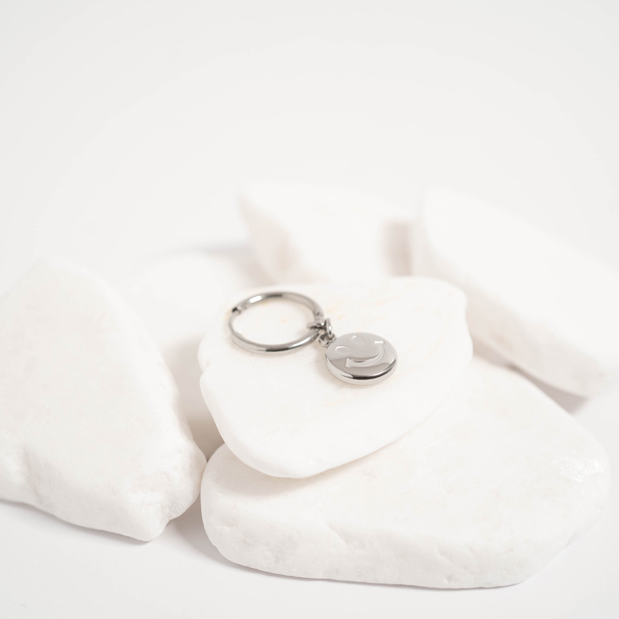 18K Gold Stainless Steel Smiley Face Huggie Earrings / ERJ0071、mySite、dreamappss