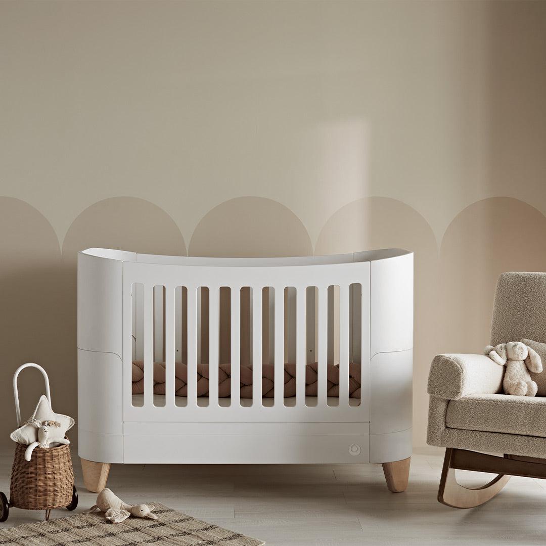  Gaia Baby Serena Cot Bed + Bedside Crib Set- Includes Bedside (Incl Bedside mattress), Cot Bed and Dresser - White / Natural、mySite、merchandisen
