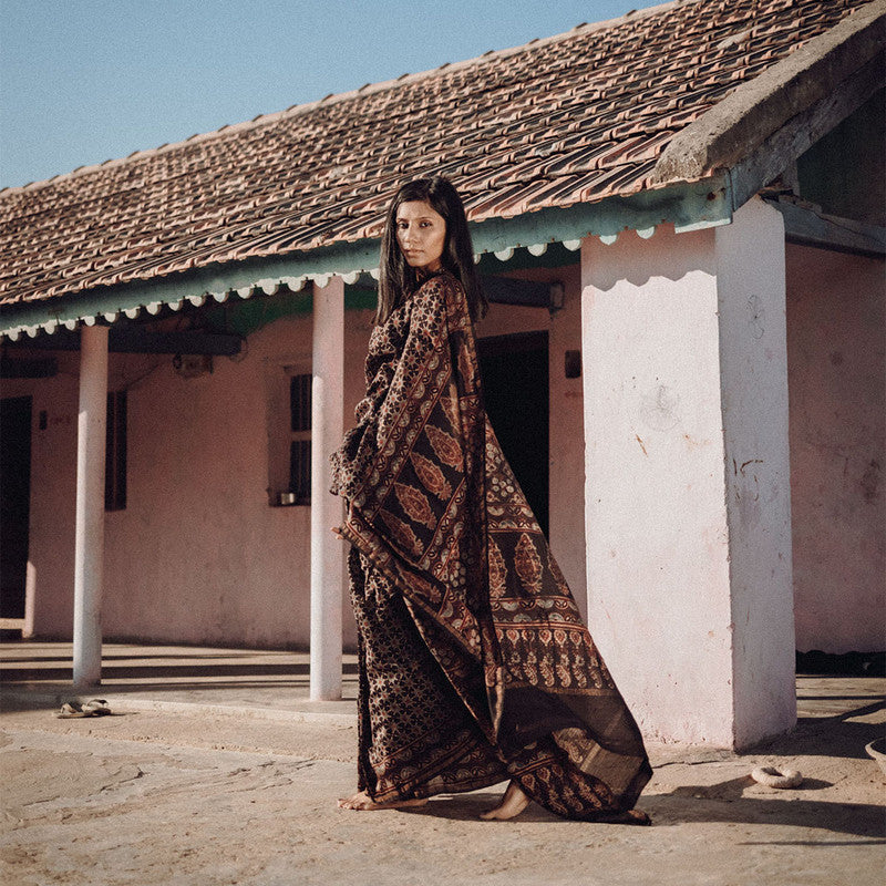 Handblocked Mul Cotton Ajrakh Printed Saree | Black、mySite、camillekostekn