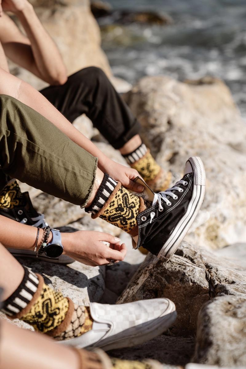 Honey Bee Crew Socks (Small)、mySite、g9winljtr