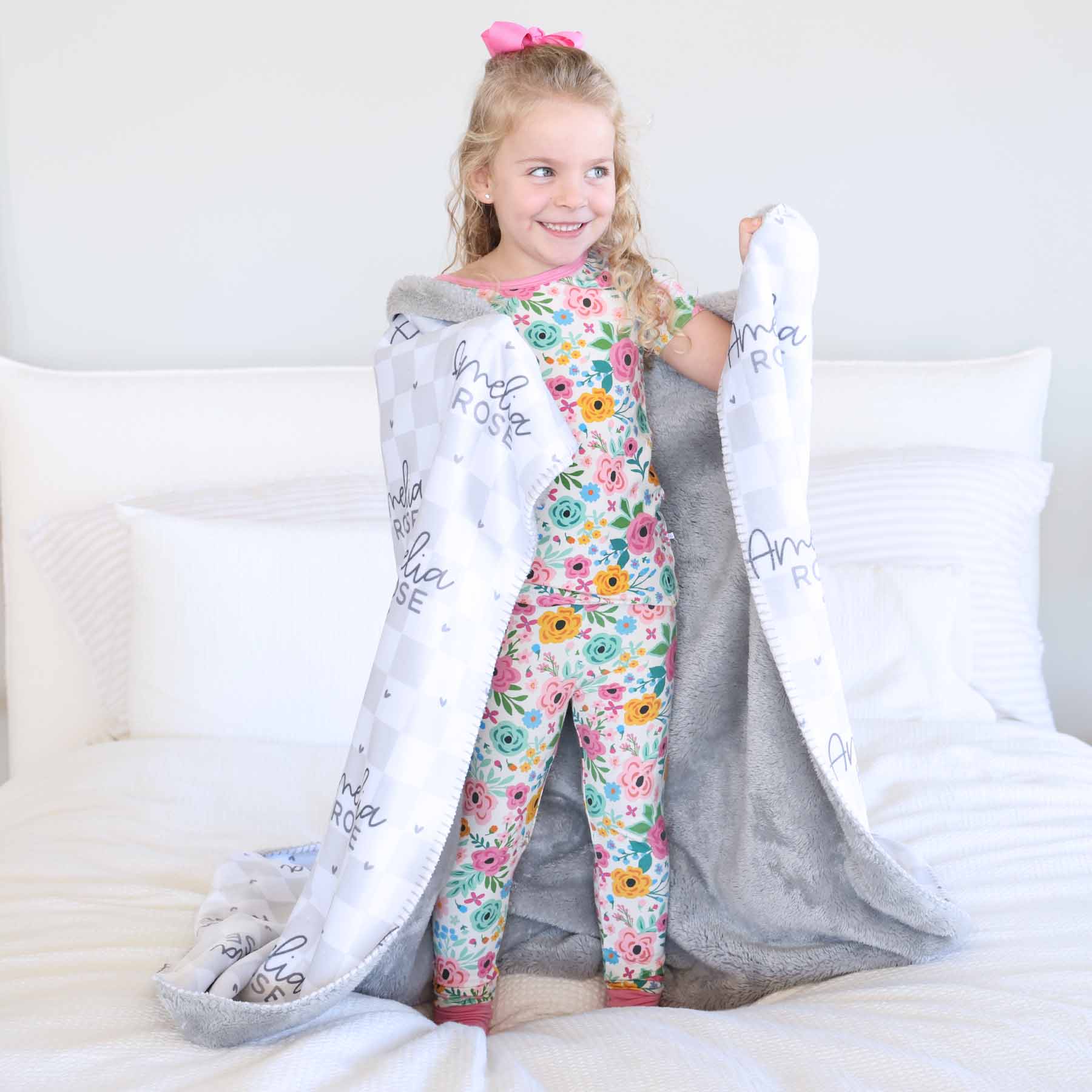  Personalized Fuzzy Kids Blanket | Gray Check、mySite、layawaytickets