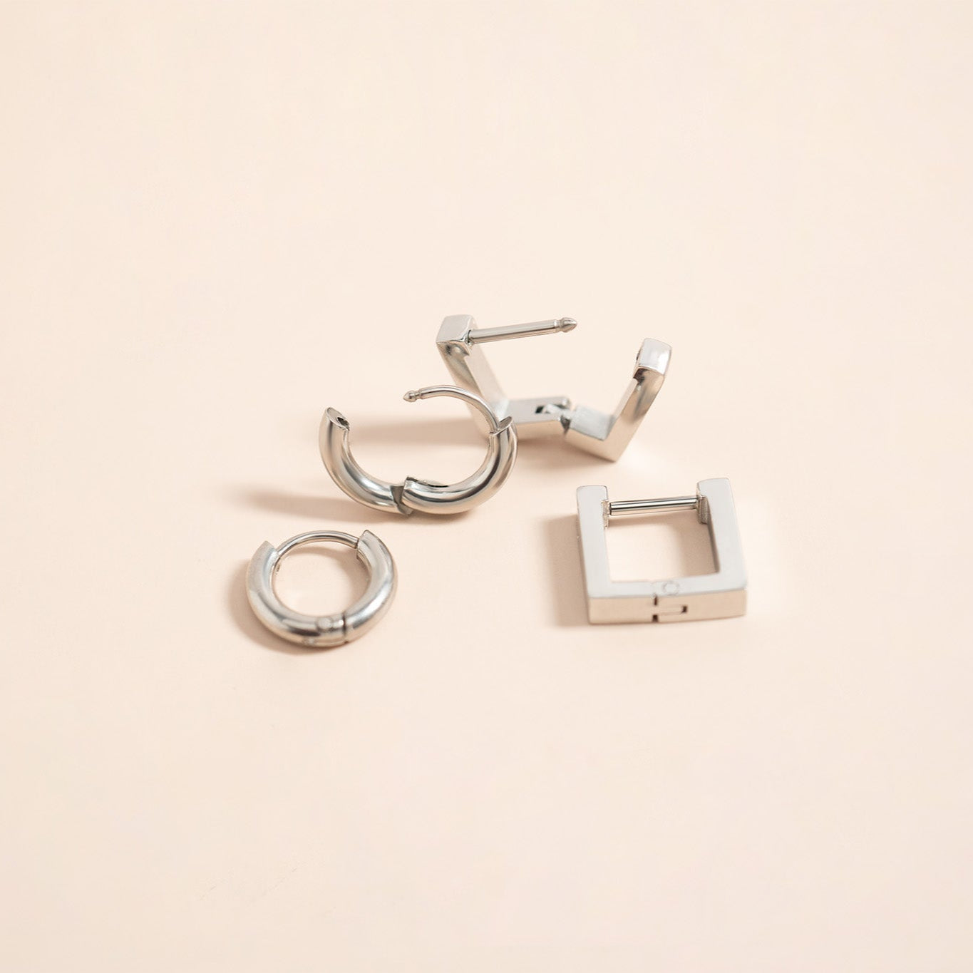 18K Gold PVD Stainless Steel Square Huggie Earrings / ERJ0053、mySite、dreamappss
