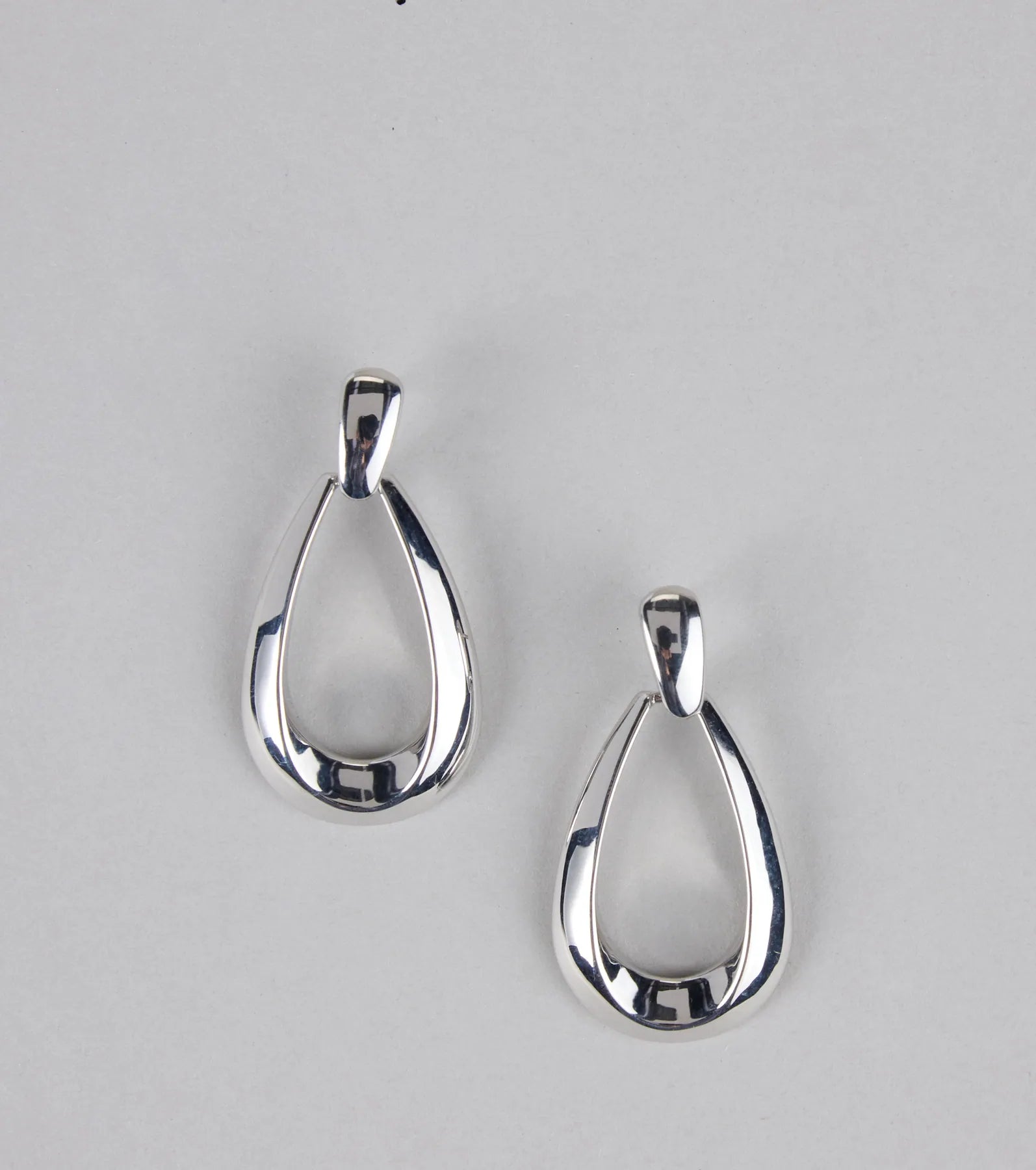  Instant It-Girl Door Knocker Earrings、mySite、justintrudeaud