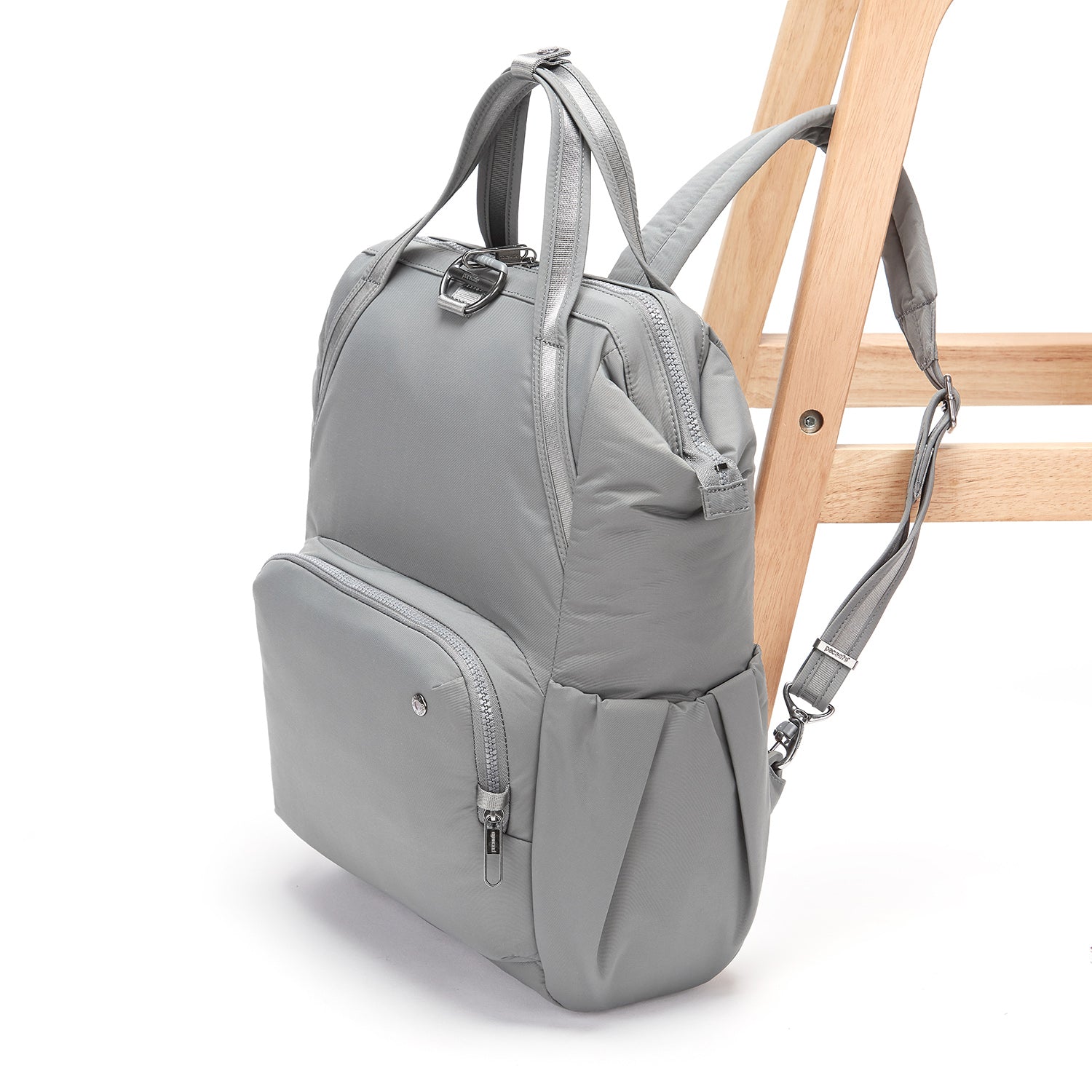 Pacsafe® CX anti-theft backpack、mySite、garagedoors4me