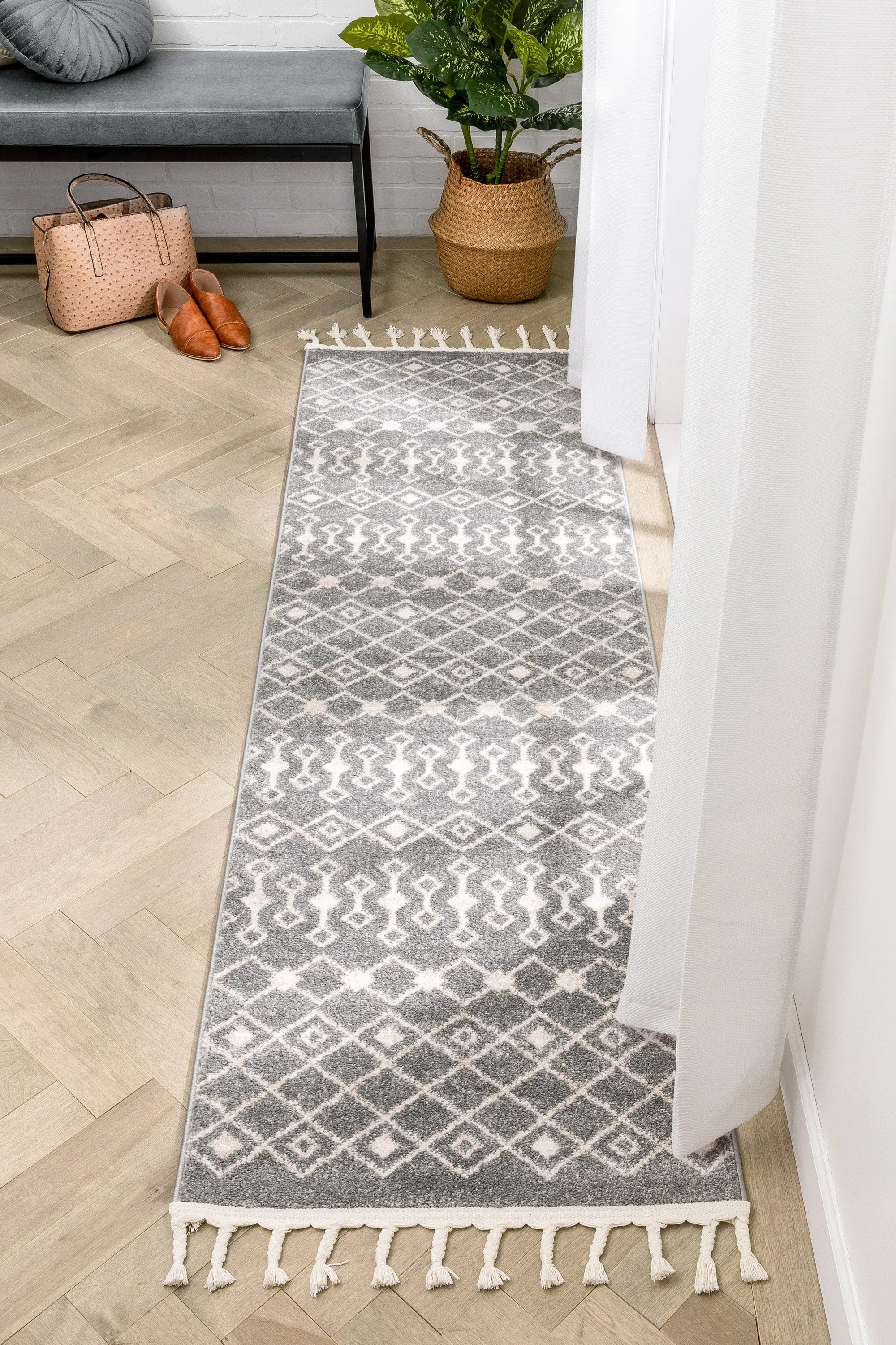 Transistora Nordic Tribal Trellis Pattern Grey Rug、mySite、gigharbornorthrealestate