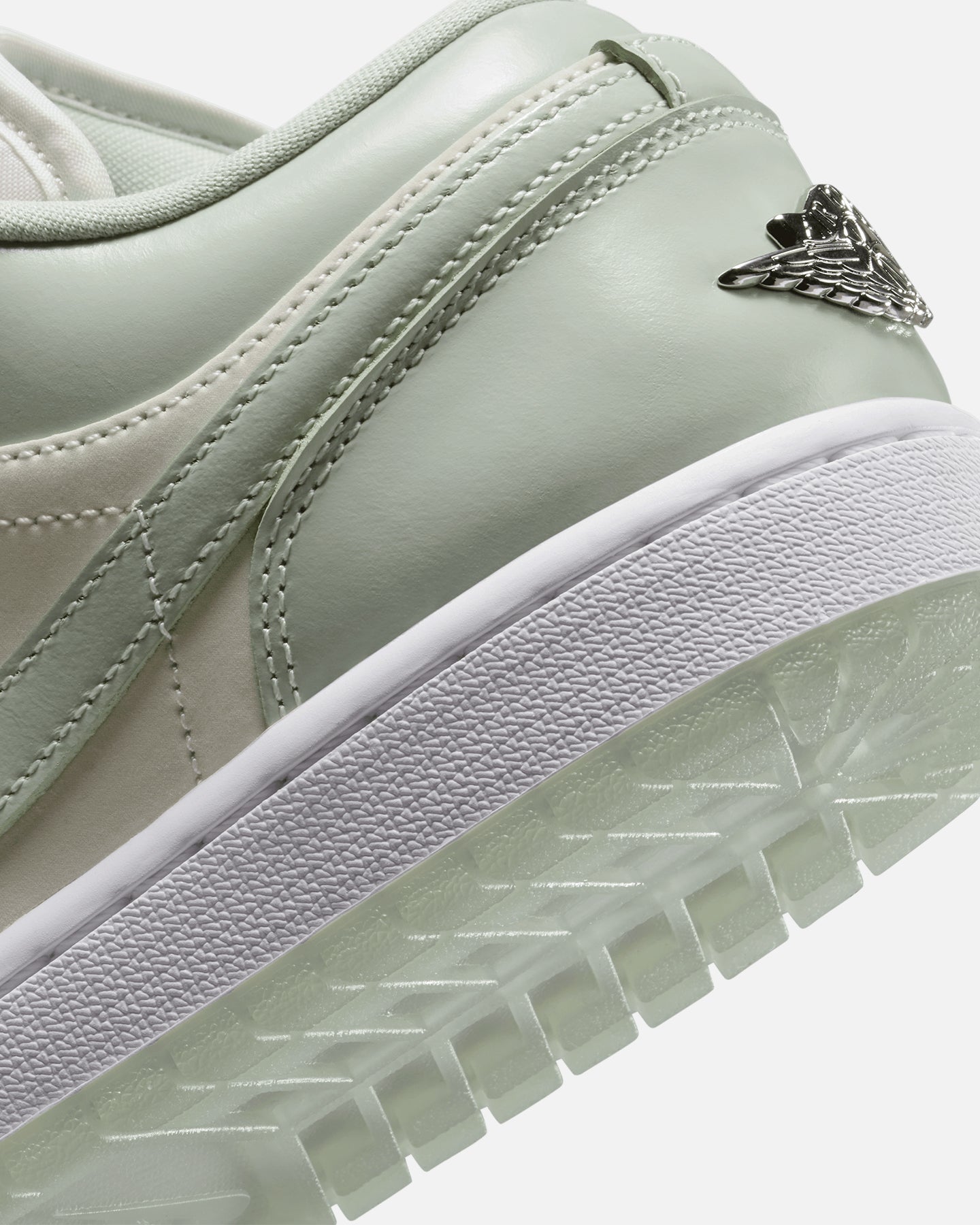 Jordan Women's Air Jordan 1 Low SE Sail/Seafoam Metallic Silver、mySite、zt4zffjzw