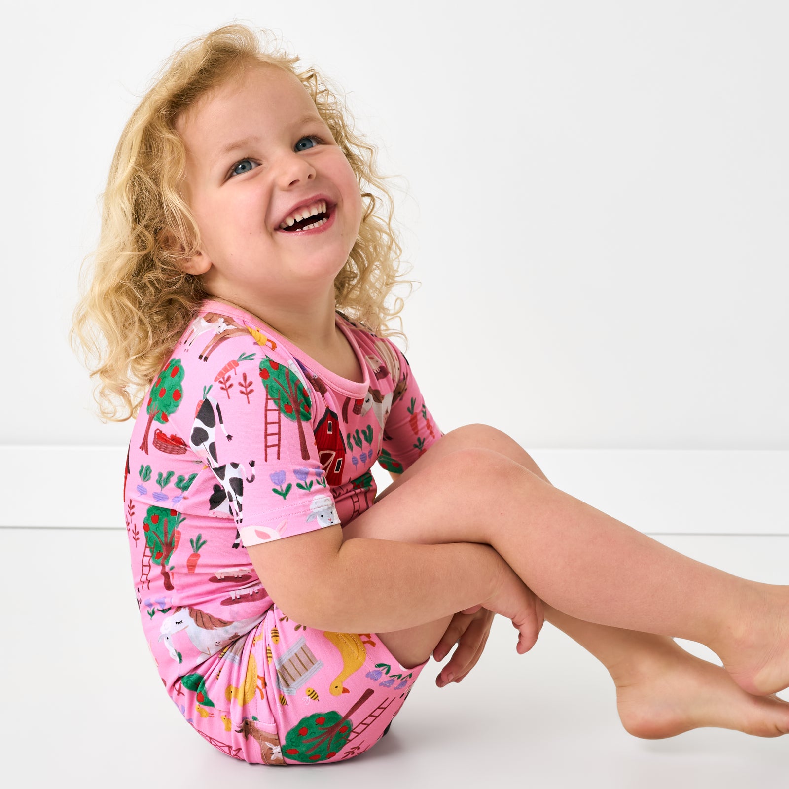 Pink Farm Fam Two-Piece Short Sleeve & Shorts Pajama Set、mySite、g9winljtr