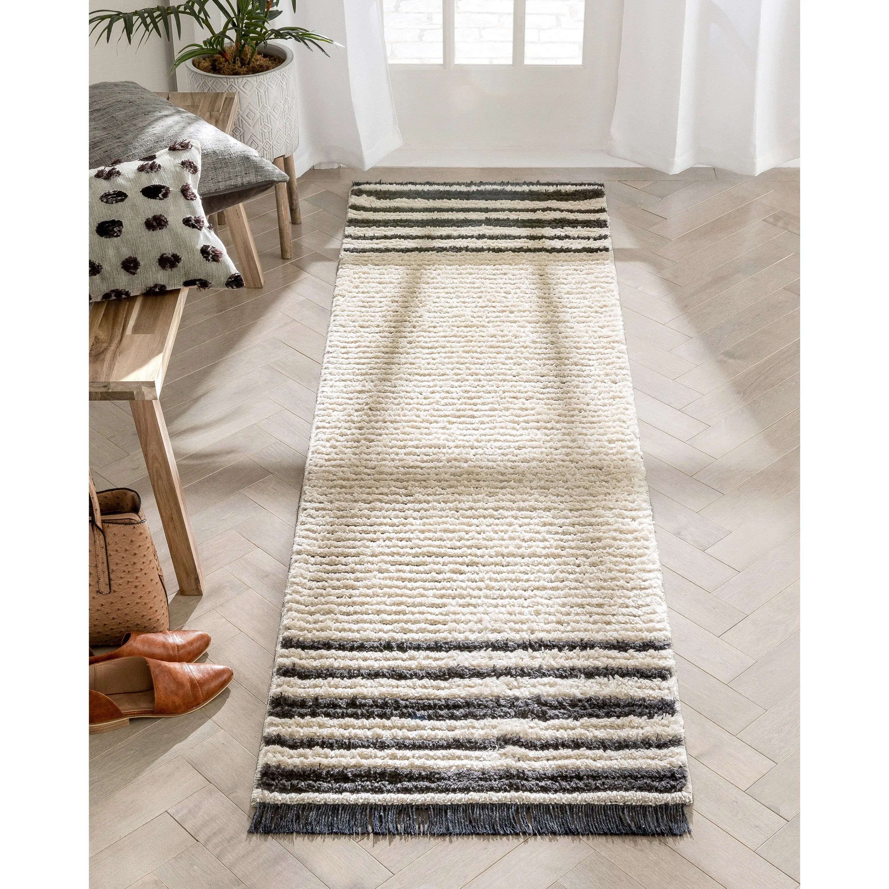 Adriel Tribal Solid Border Pattern Ivory High-Low Textured Pile Rug、mySite、gigharbornorthrealestate