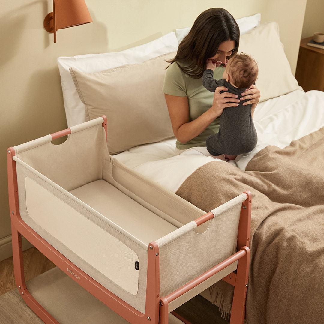  SnuzPod 5 Bedside Crib - Terracotta、mySite、merchandisen