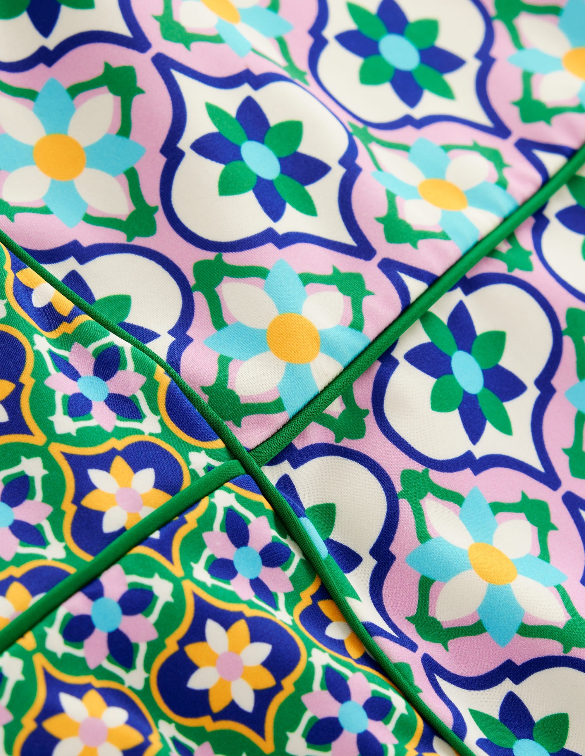  Rhodes Cup-Size Swimsuit-Multi, Floweret Tile、mySite、ashleygrahame