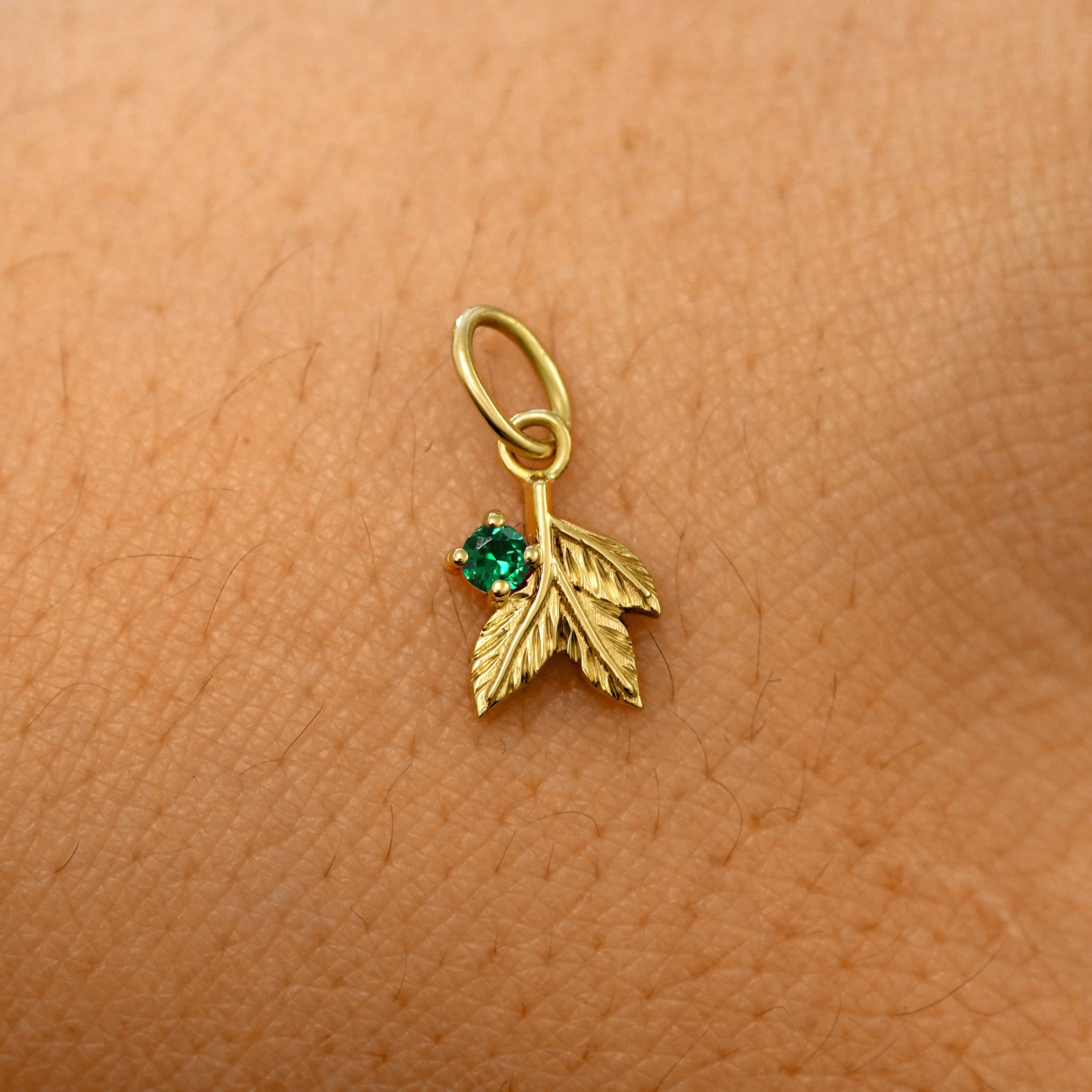 Gemstone 3 Leaves Charm、mySite、hinf8tx79