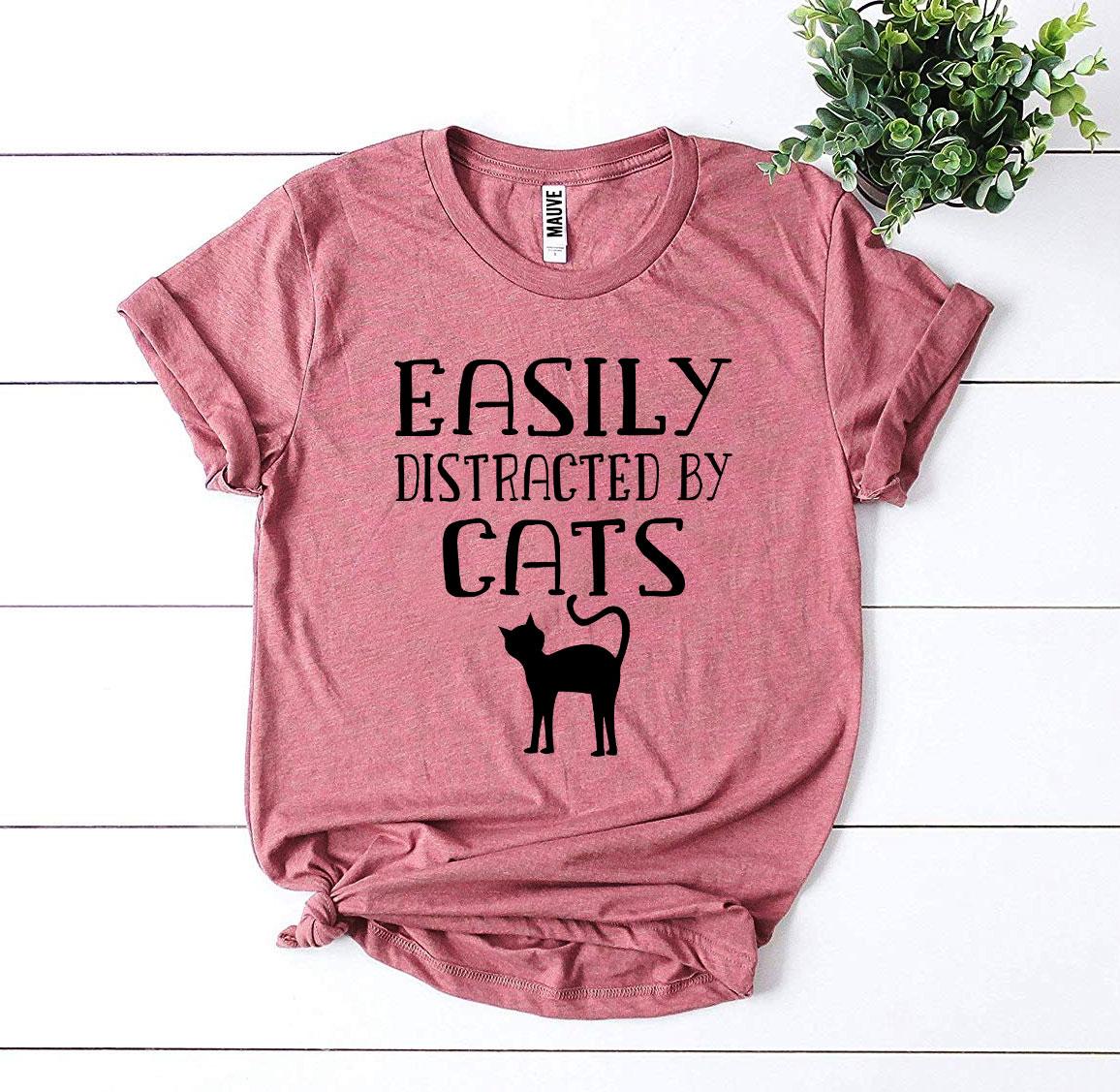 Easily Distracted By Cats T-Shirt、mySite、camillekostekn