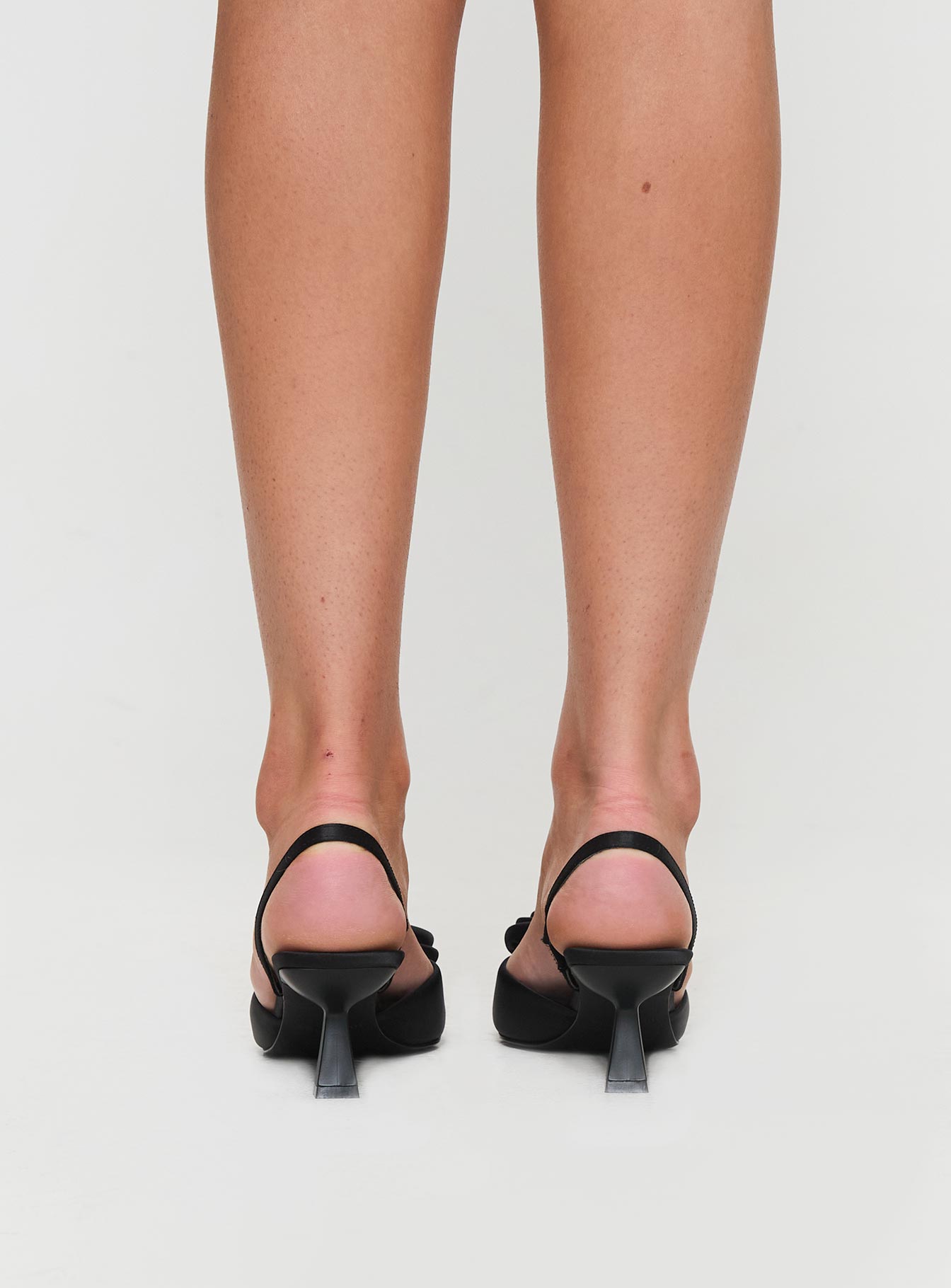 Chance Pointed Toe Bow Heels Black Satin、mySite、solidvoid