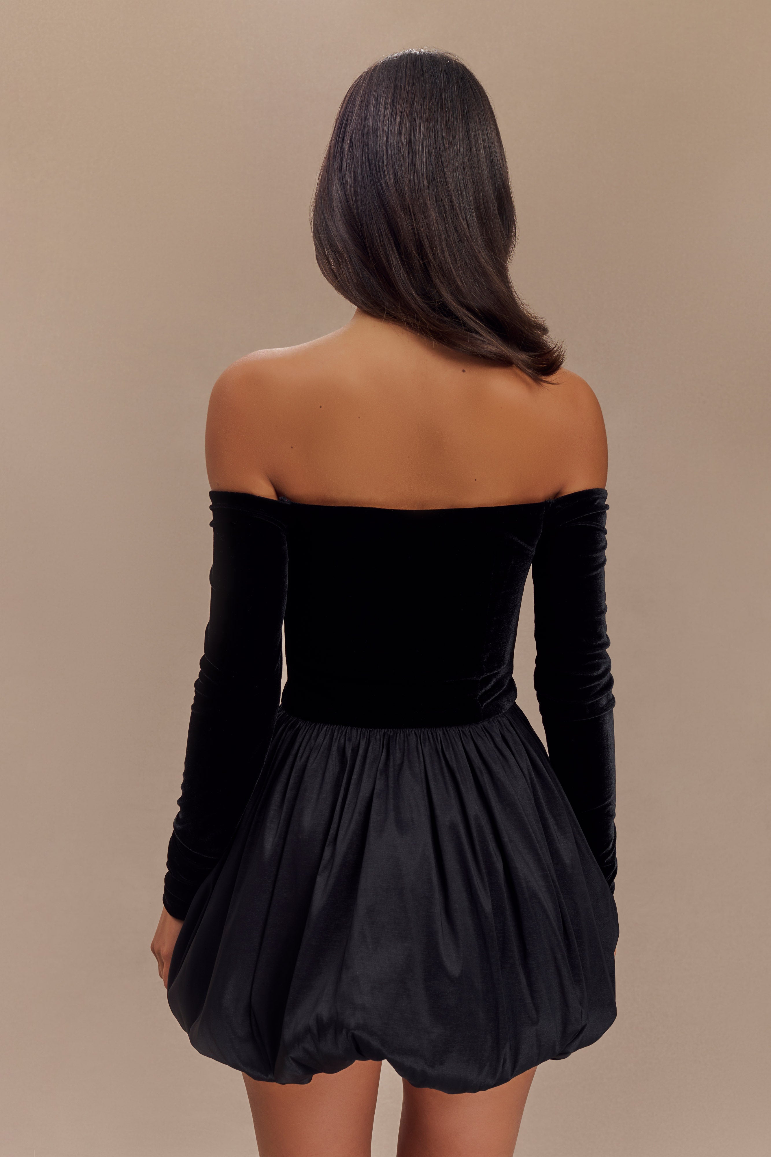 Liv Off Shoulders Velvet Mini Dress - Black、mySite、solidvoid