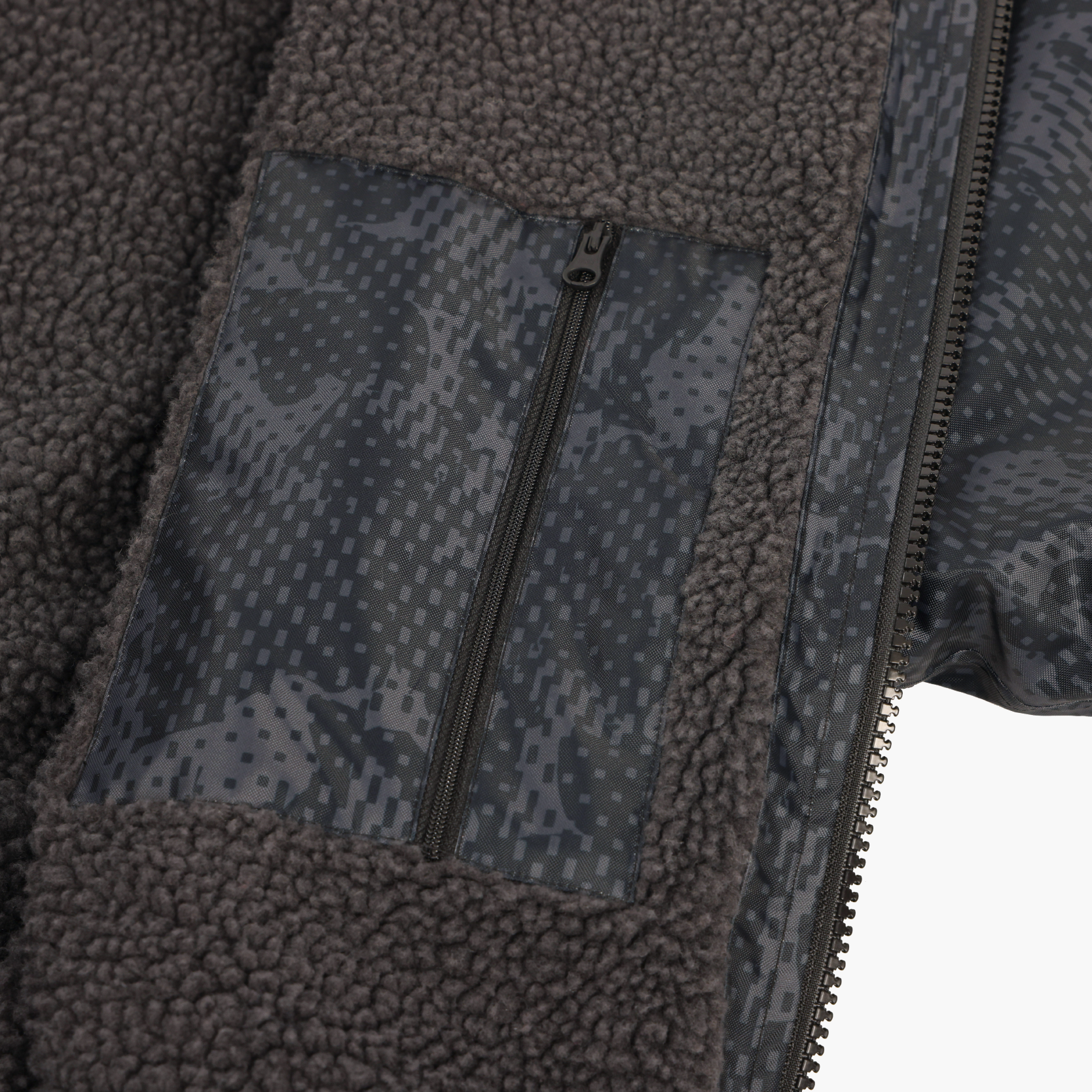 ADULT UNISEX GEO CAMO SPECTATOR BLANKET JACKET、mySite、neckold