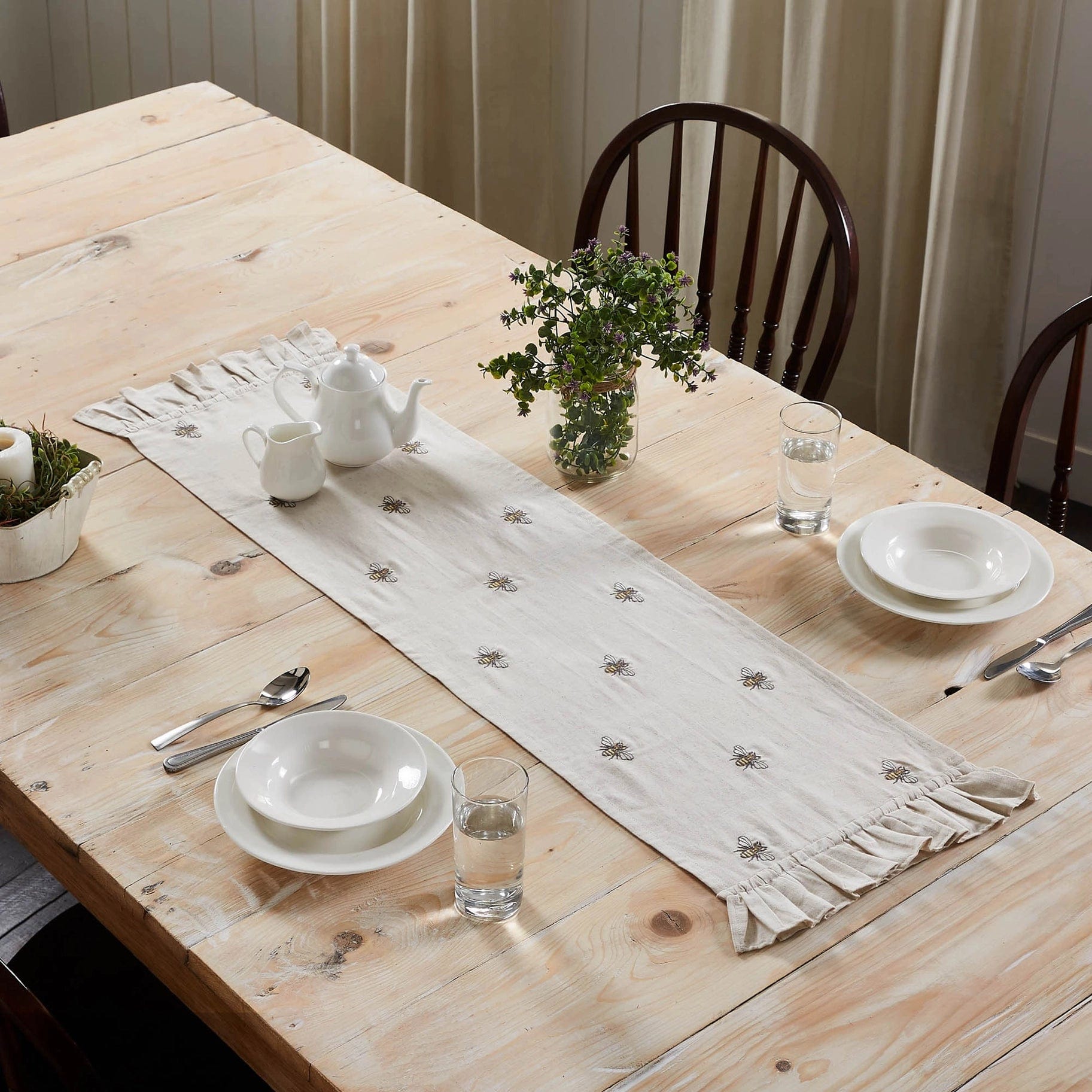 Embroidered Country Bee Table Runners & Placemats、mySite、g9winljtr