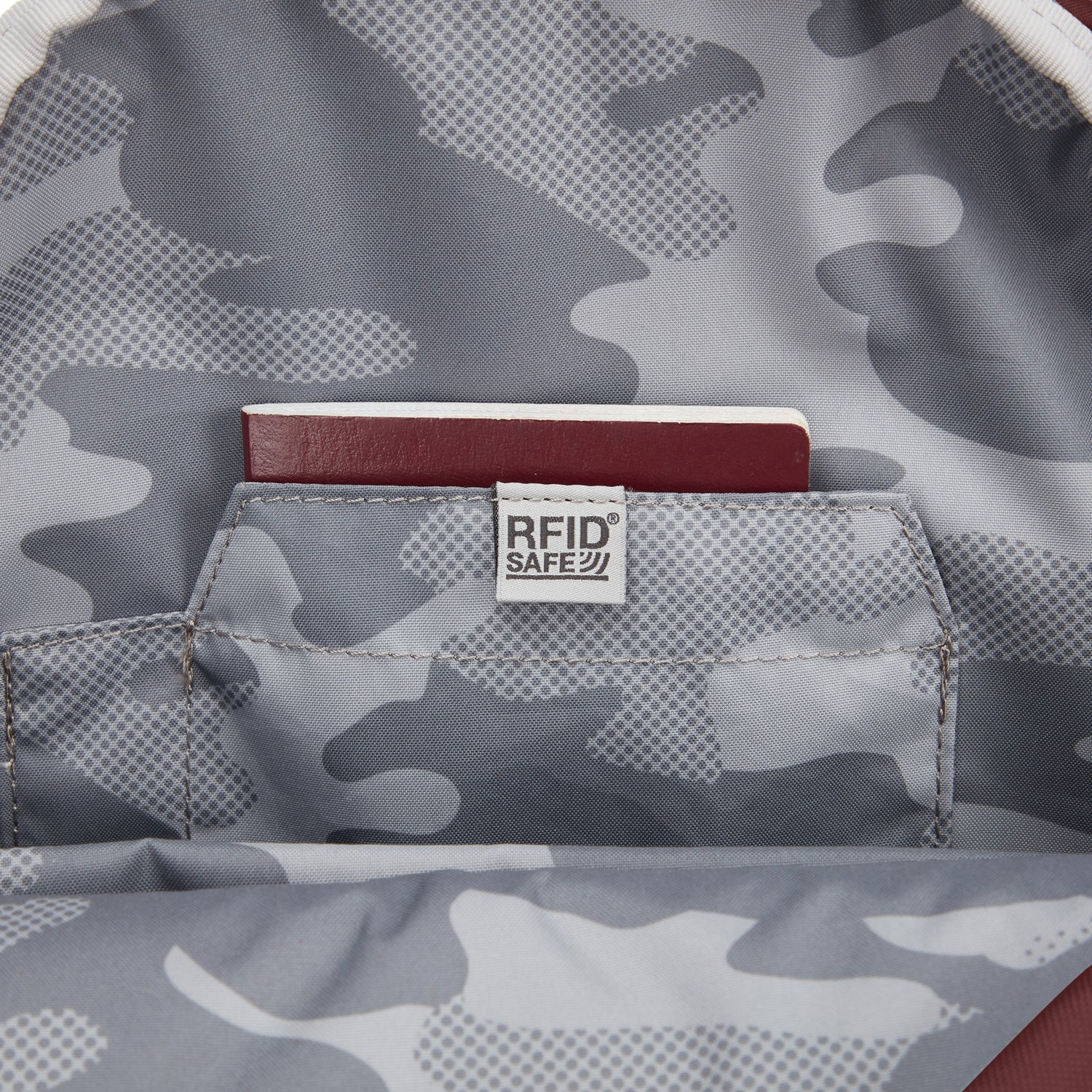 Pacsafe® GO 15L anti-theft backpack、mySite、garagedoors4me