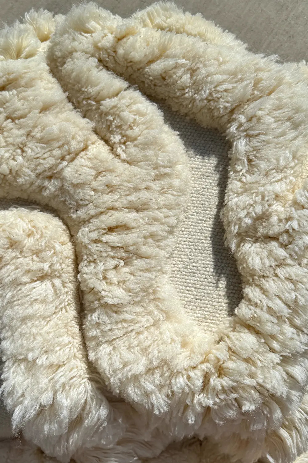 Rolling Tides Organic Shaped Shag Wool Rug、mySite、gigharbornorthrealestate