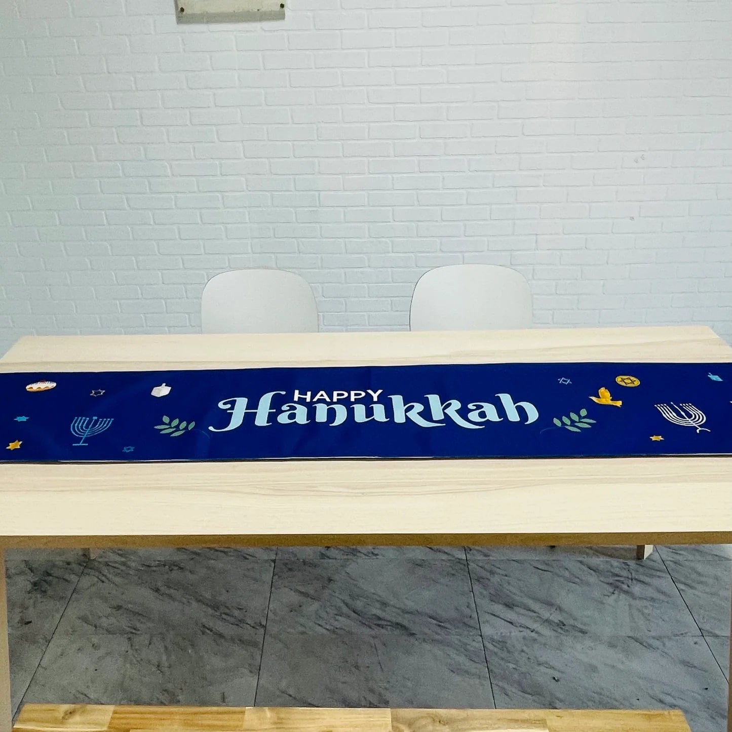 Blue Happy Hanukkah Table Runner、mySite、topwebapps
