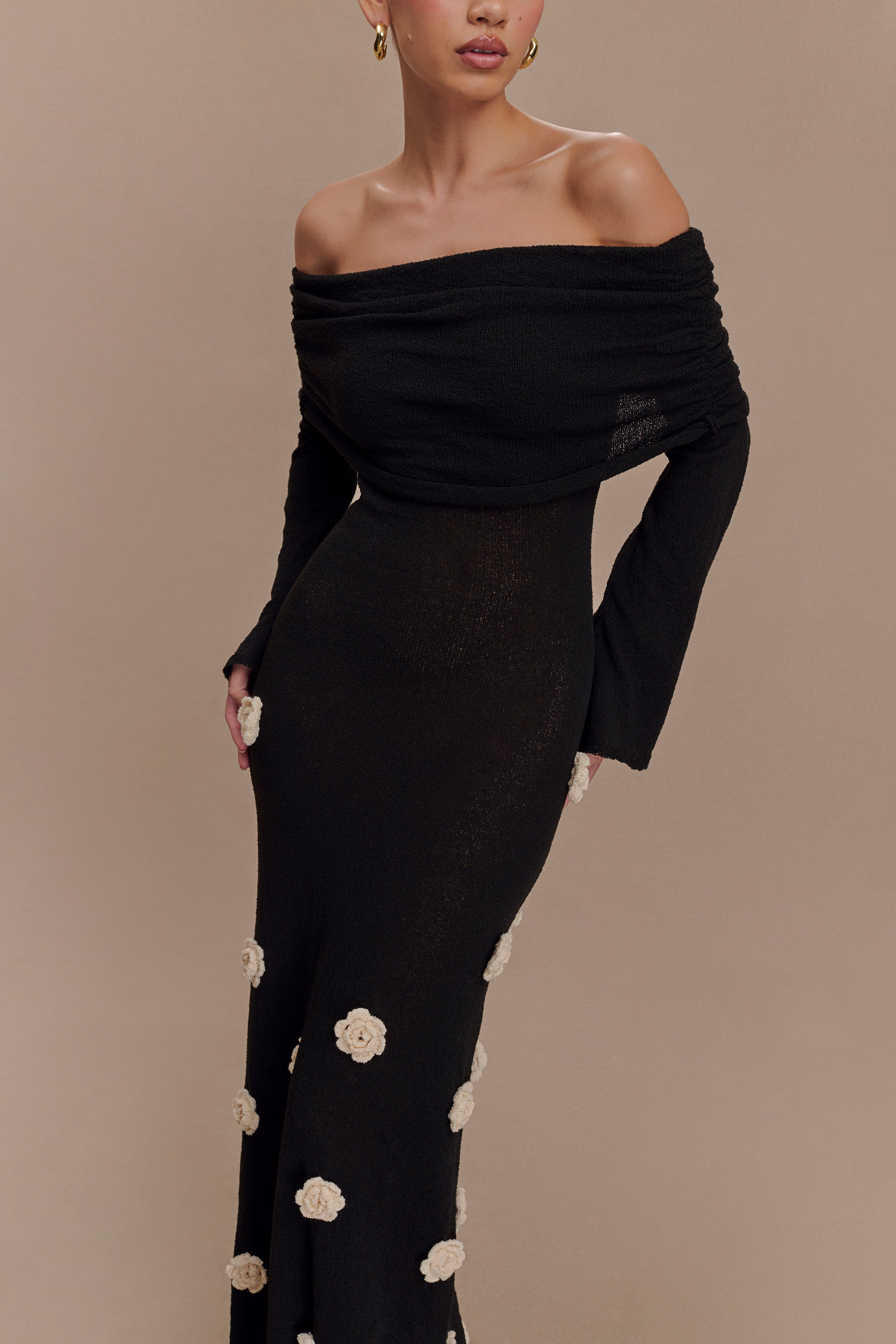 Kiki Off Shoulder Knit Rose Maxi Dress - Black/White、mySite、solidvoid