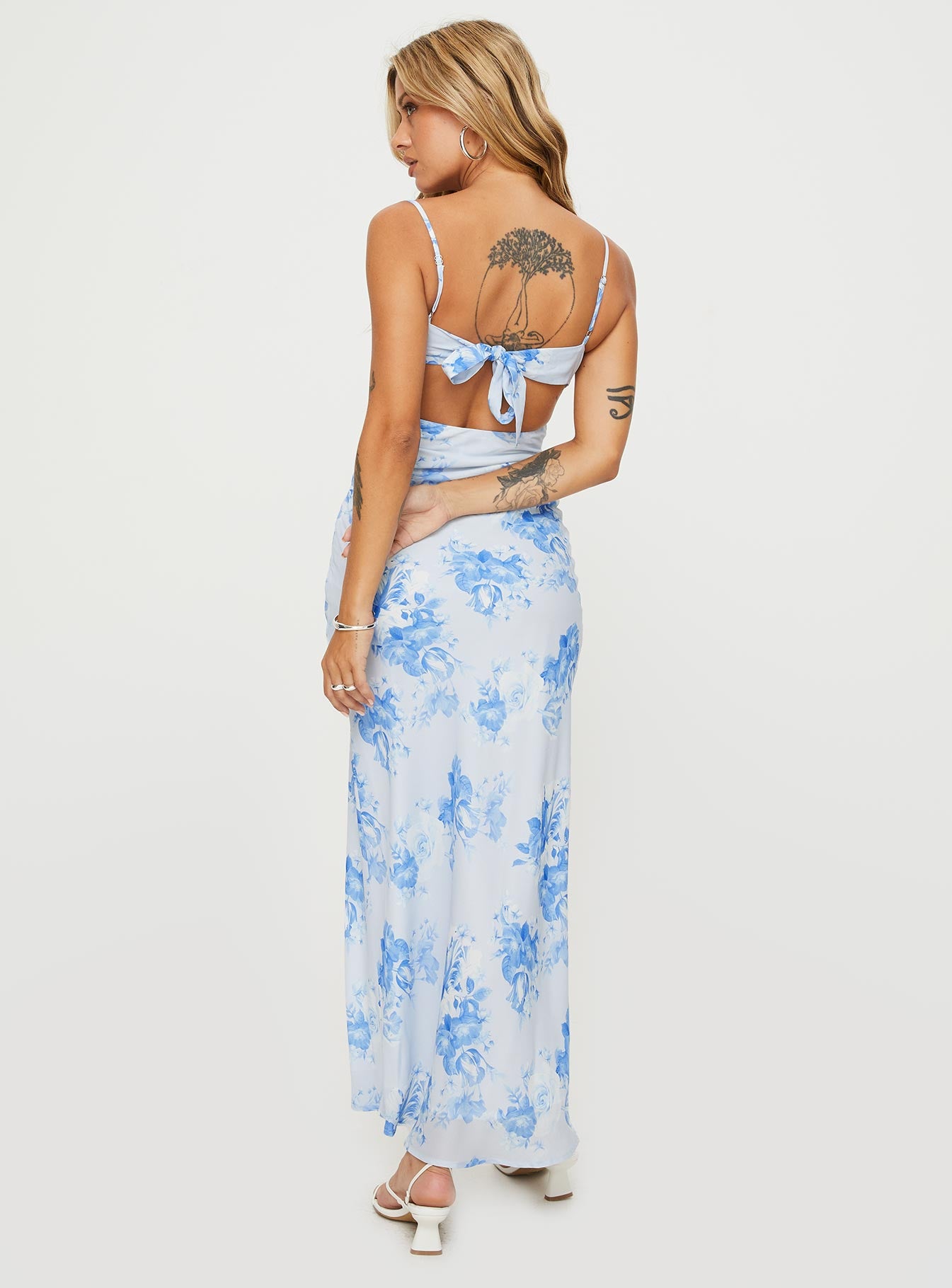 Hamri Maxi Dress White / Blue Floral、mySite、solidvoid