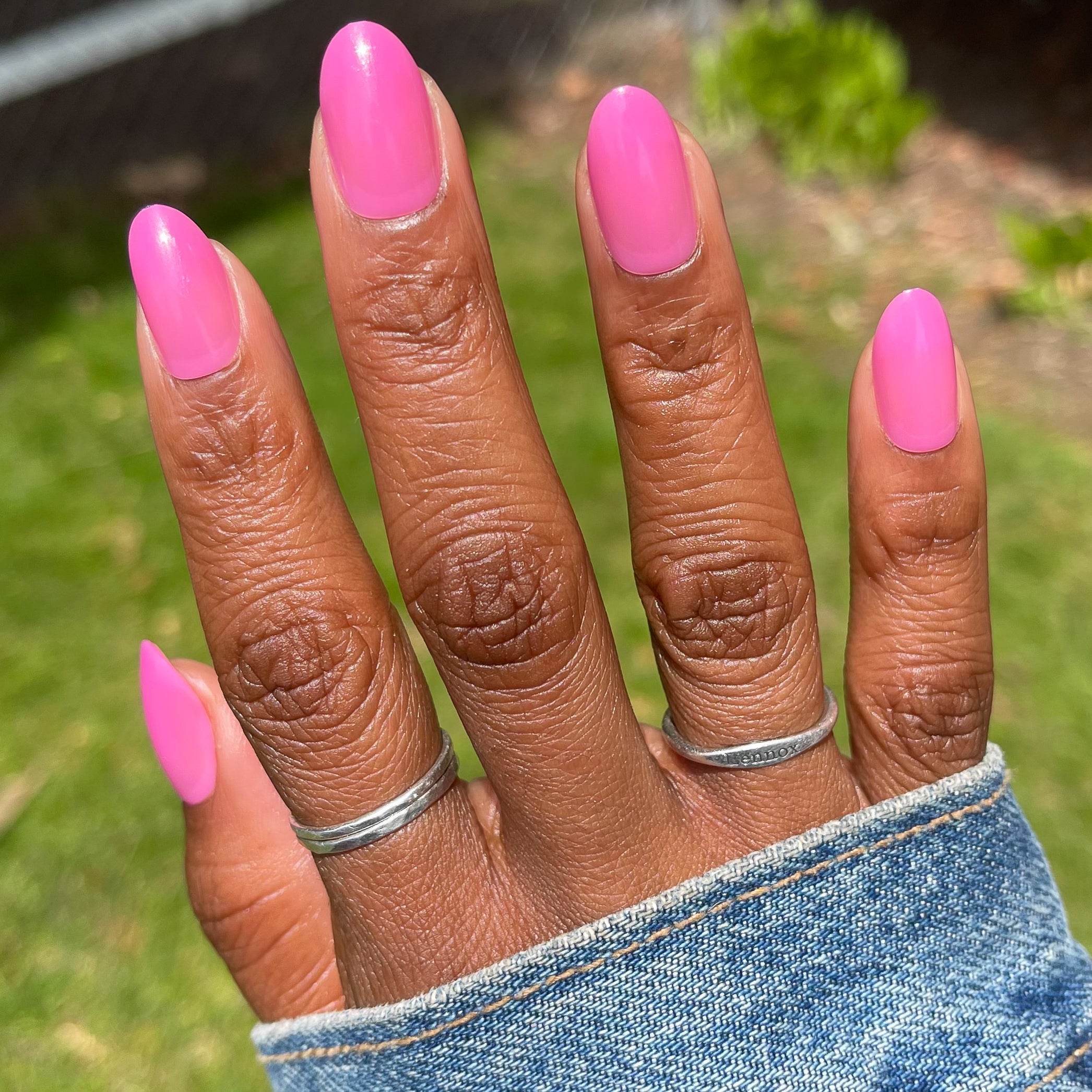 How Do You Spell Bougainvillea? - Press-On | Medium | Oval、mySite、solidvoid