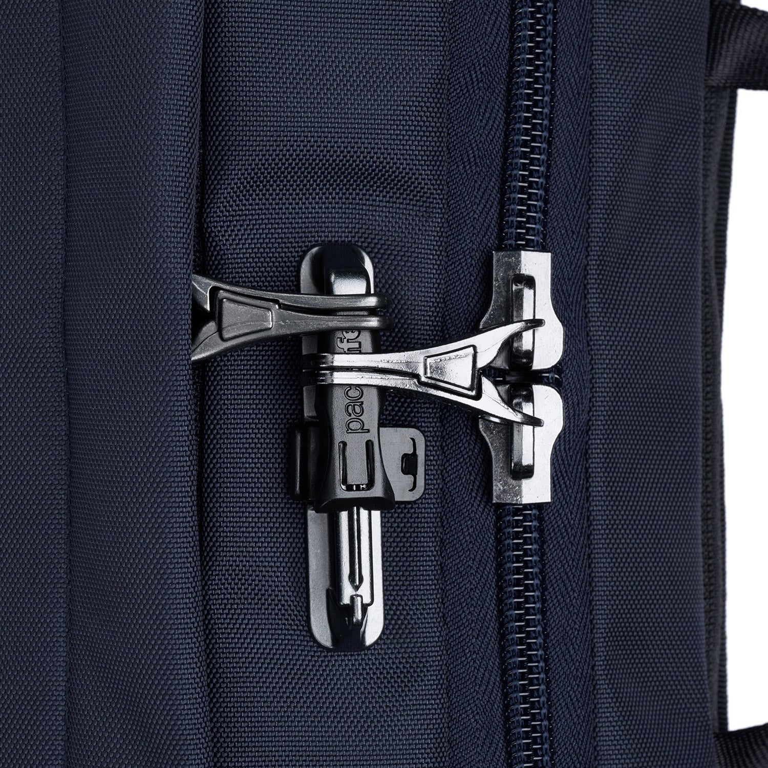 Pacsafe® V anti-theft Commuter Backpack (Fits 13 / 16 Laptop)、mySite、garagedoors4me