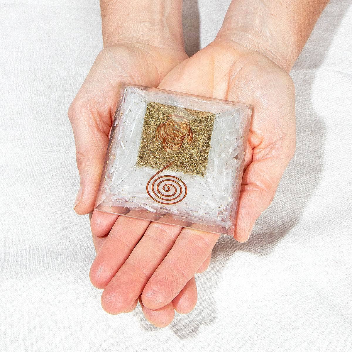 Orgone Pyramid、mySite、hinf8tx79