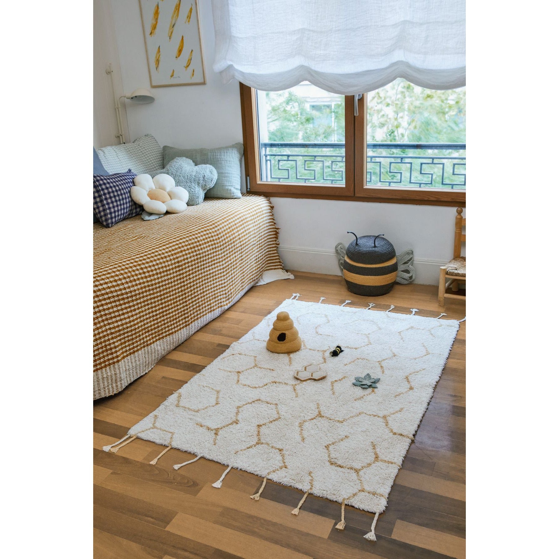 Planet Bee Pollination Play Rug、mySite、gigharbornorthrealestate