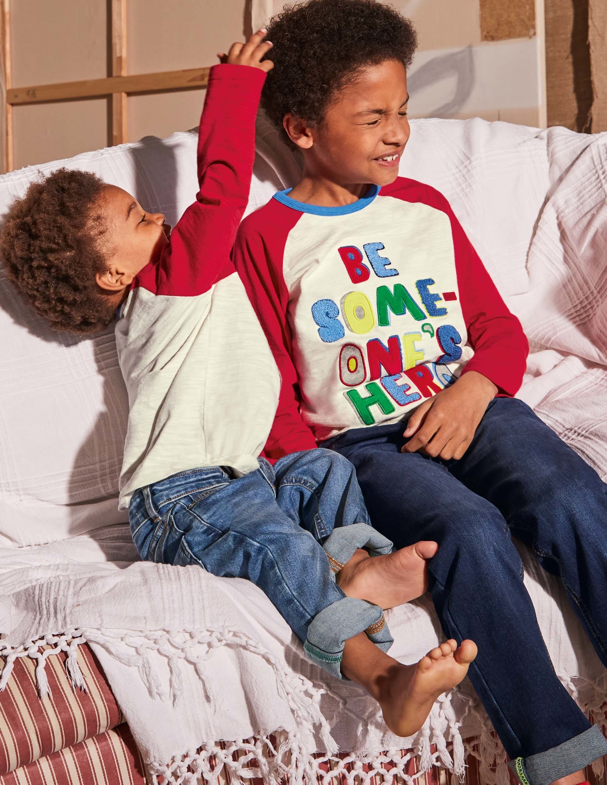  Hero Slogan Raglan T-shirt-Ivory/Elizabethan Blue Hero、mySite、ashleygrahame